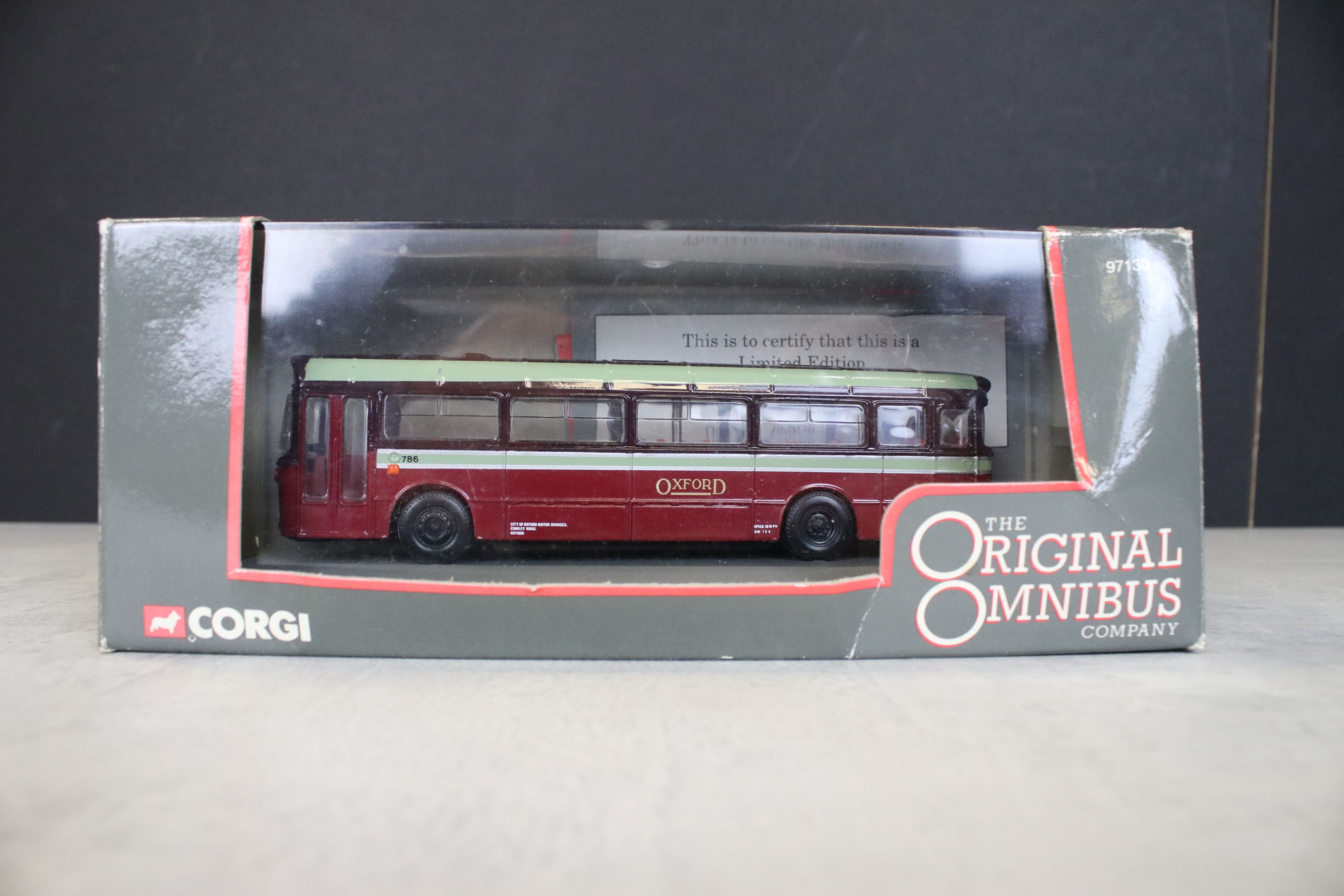 32 Boxed diecast models, mostly Corgi buses & trams, to include 7 x Corgi Classics ' Public - Image 15 of 17