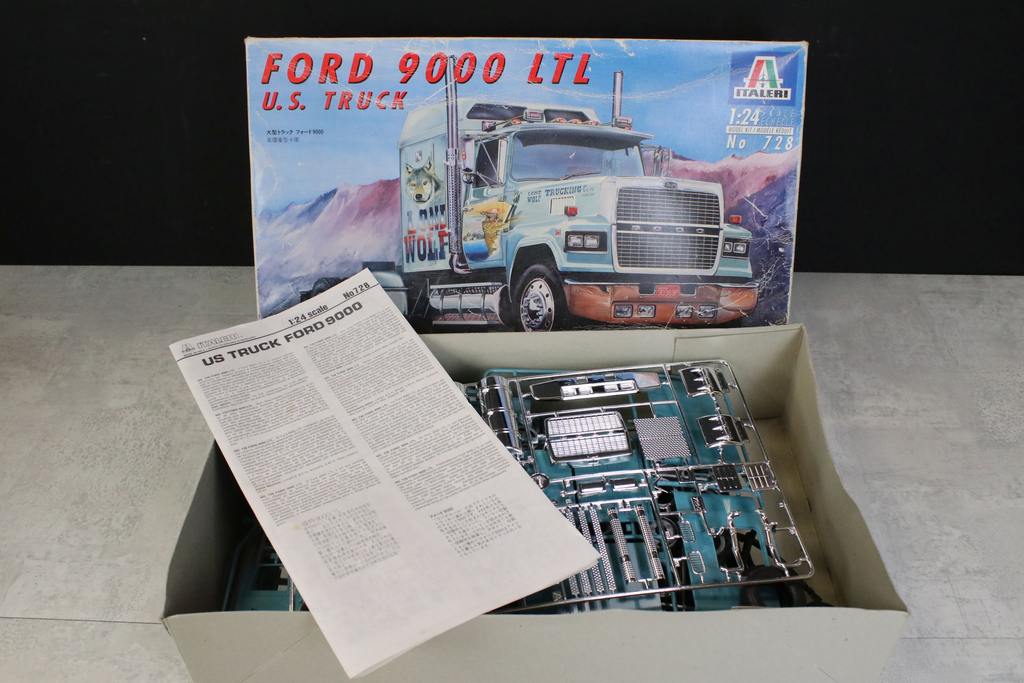 Six Boxed & unbuilt plastic model kits to include 4 x 1:24 Italeri (3820 American Superliner, 3915 - Image 4 of 6