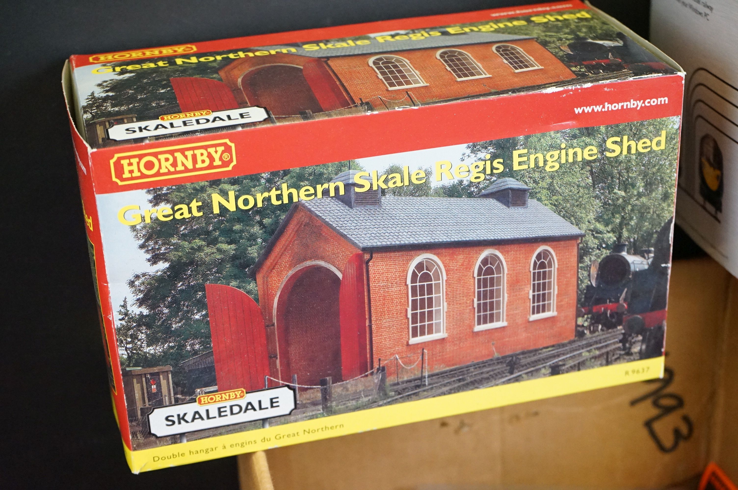 Collection of OO gauge model railway to include trackside building (well made in gd condition), - Image 4 of 9