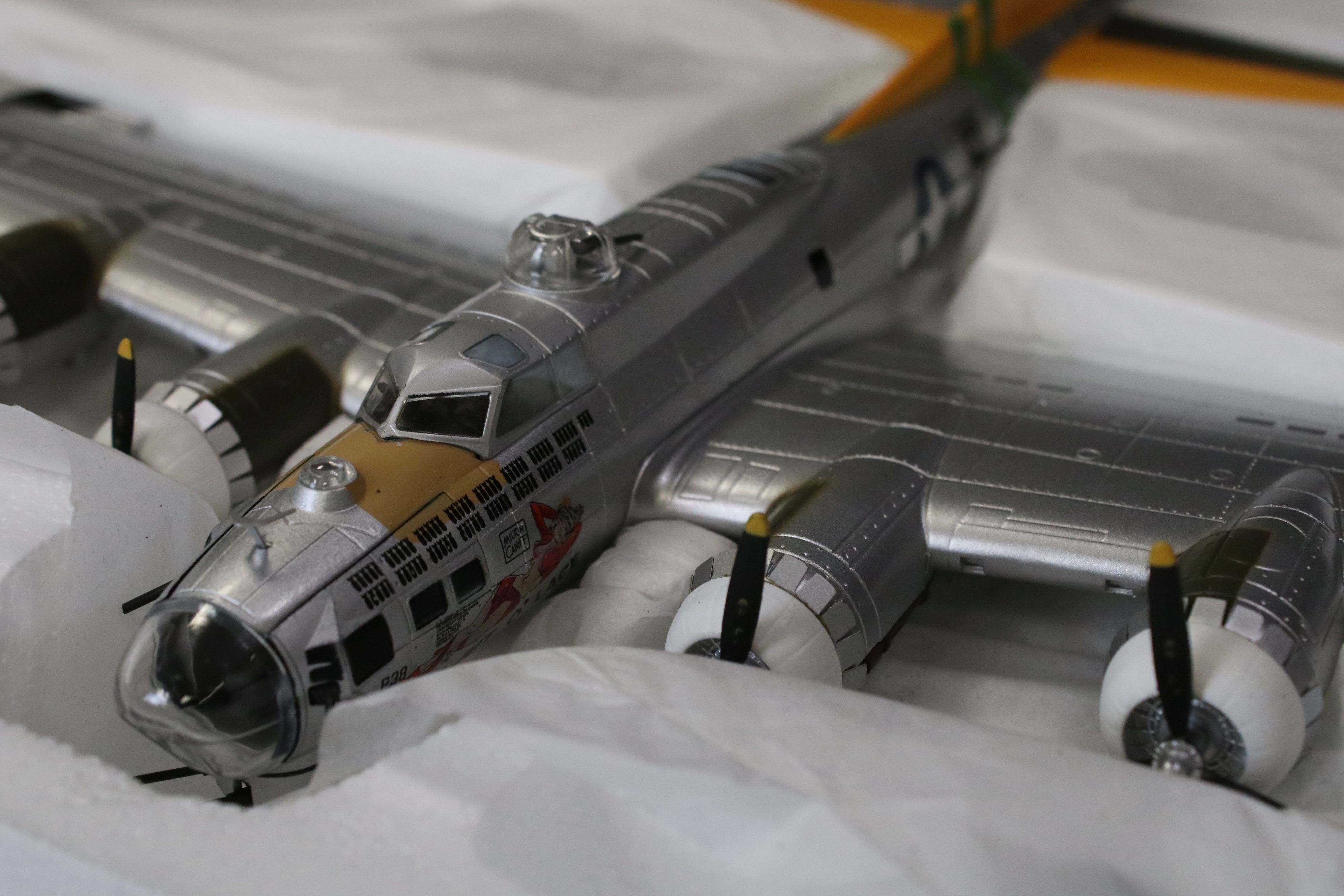 Two Boxed AF1 Air Force 1 1:72 Boeing B-17G Flying Fortress diecast model planes (one model with a - Image 11 of 29