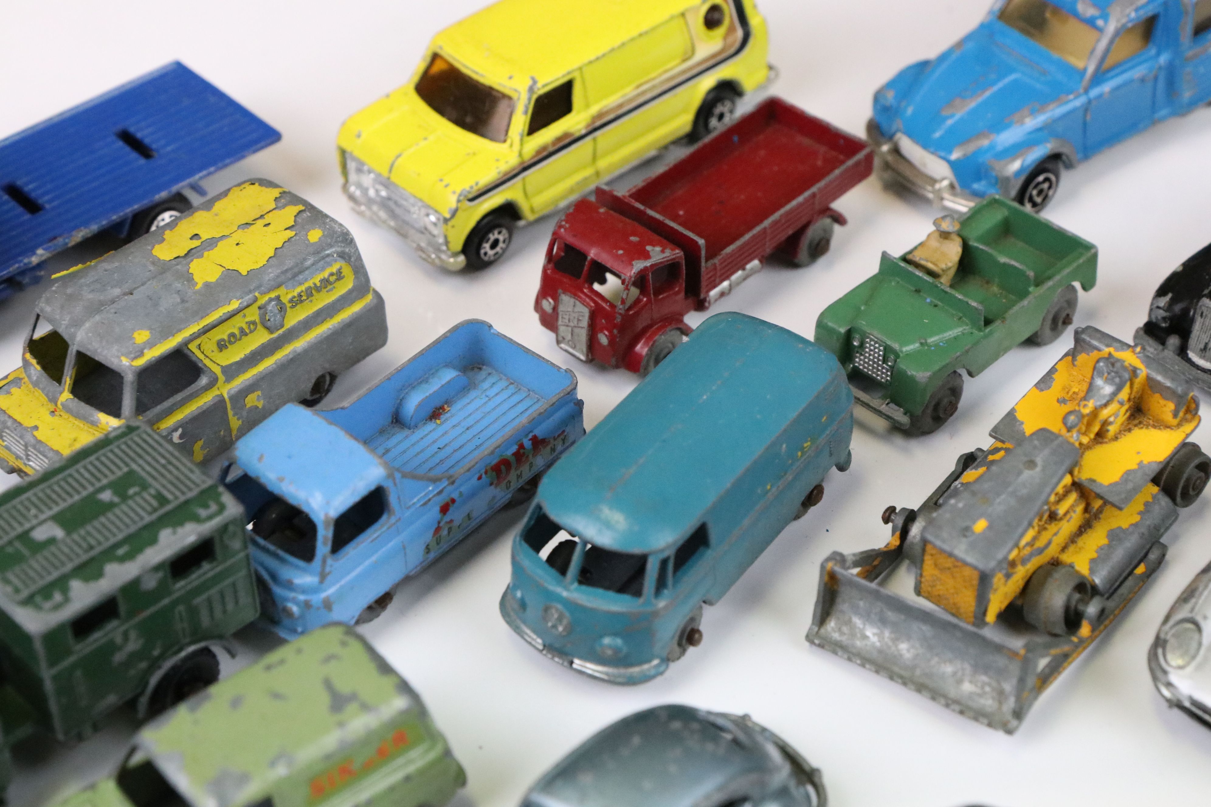 Collection of play worn mid 20th C onwards to include Matchbox 75 Series, Siku, Majorette, Corgi etc - Image 3 of 7