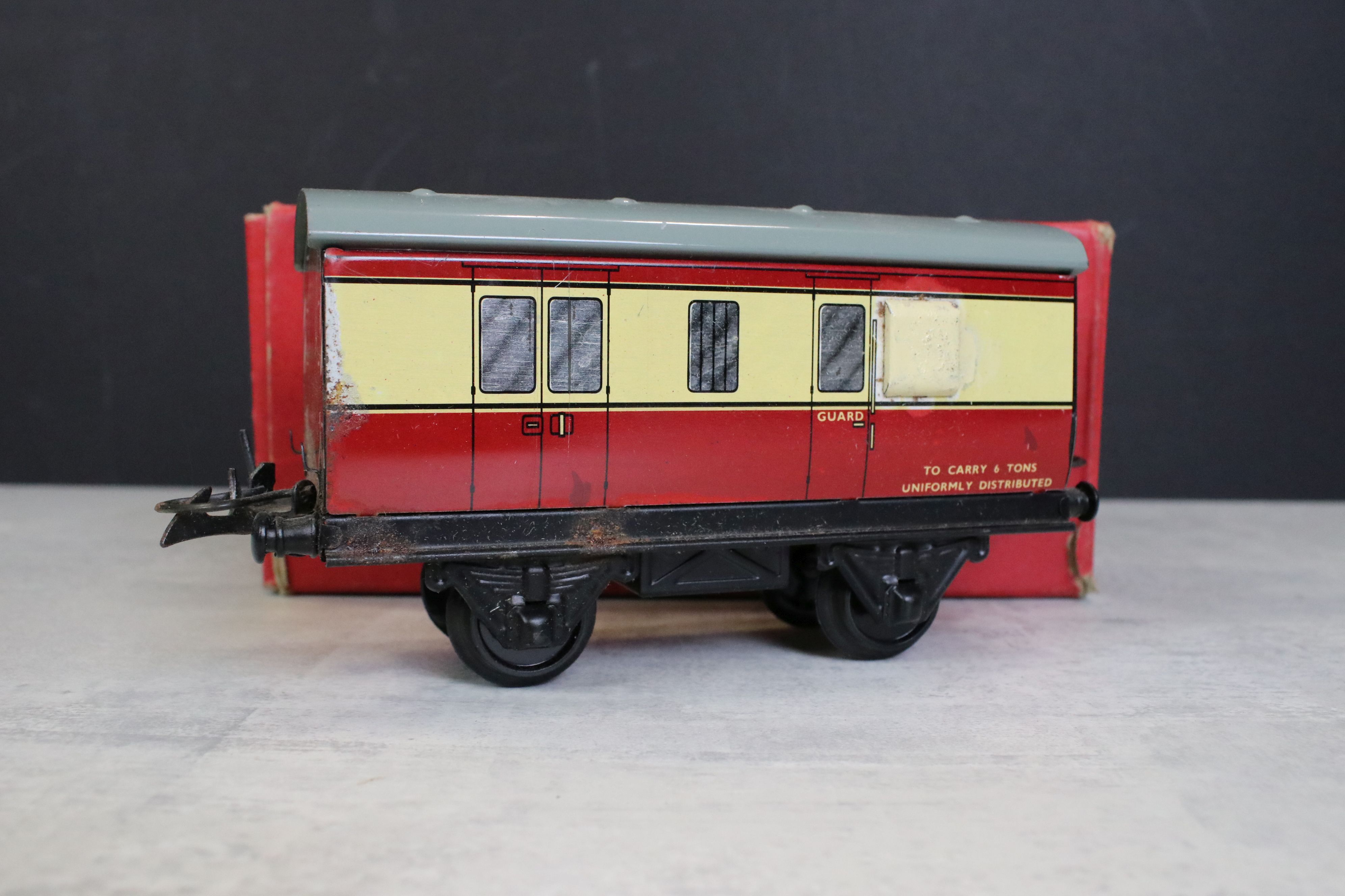 Quantity of OO & O gauge model railway to include boxed Hornby O gauge No 51 Passenger Brake Van, - Image 10 of 20