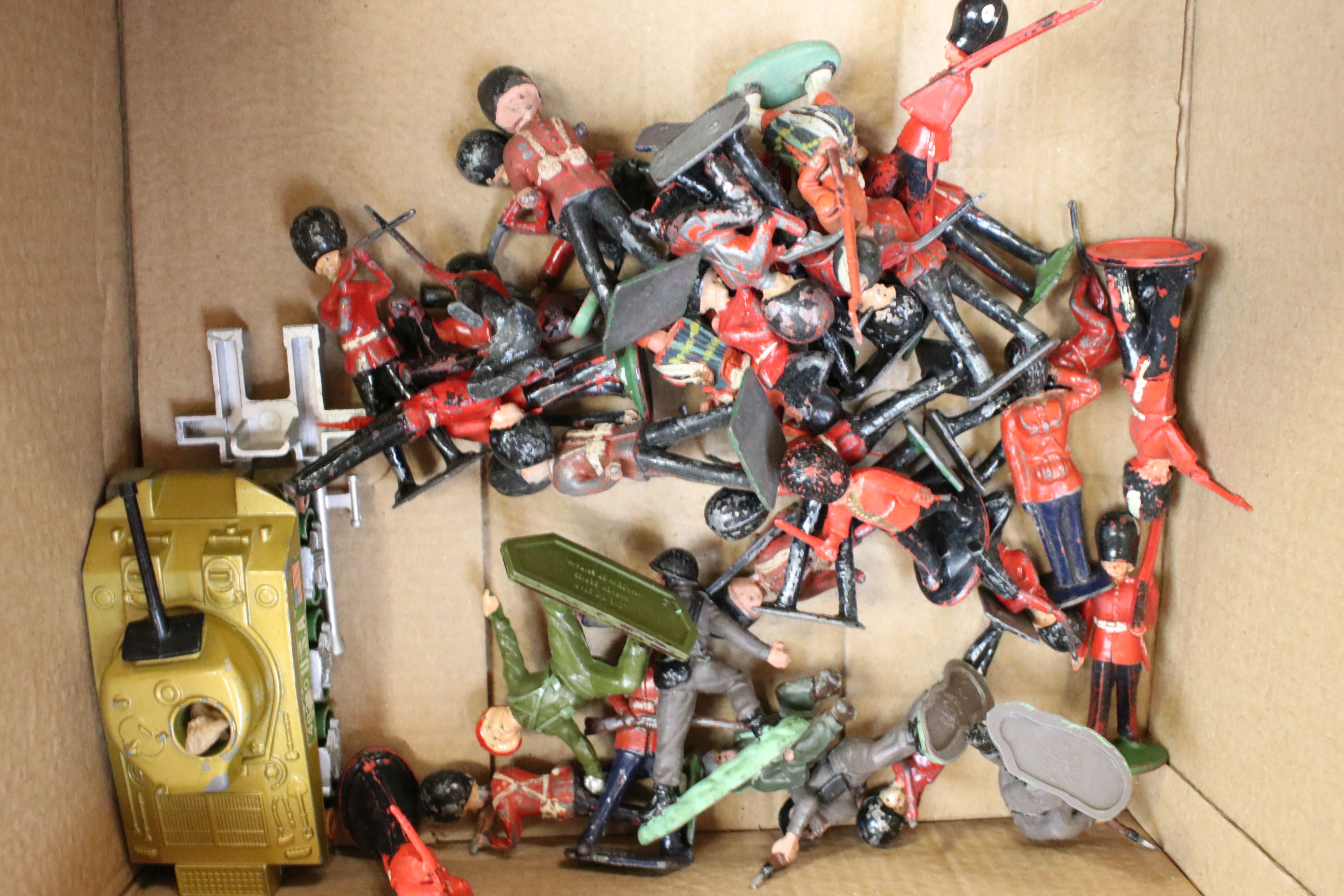 Collection of around 45 plastic & play worn metal soldier figures to include Lone Star Harvey - Image 2 of 6