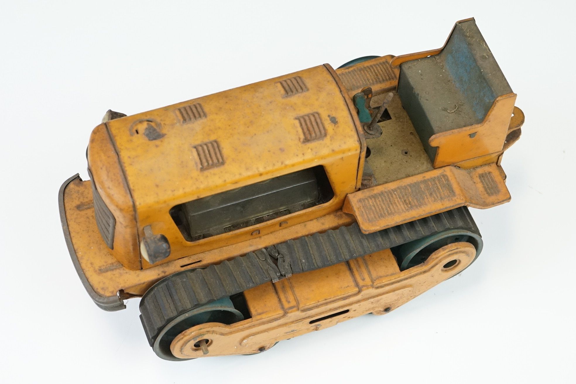 Six mid 20th C play worn tin plate models to include VW in maroon, fire engine with extending - Image 30 of 37