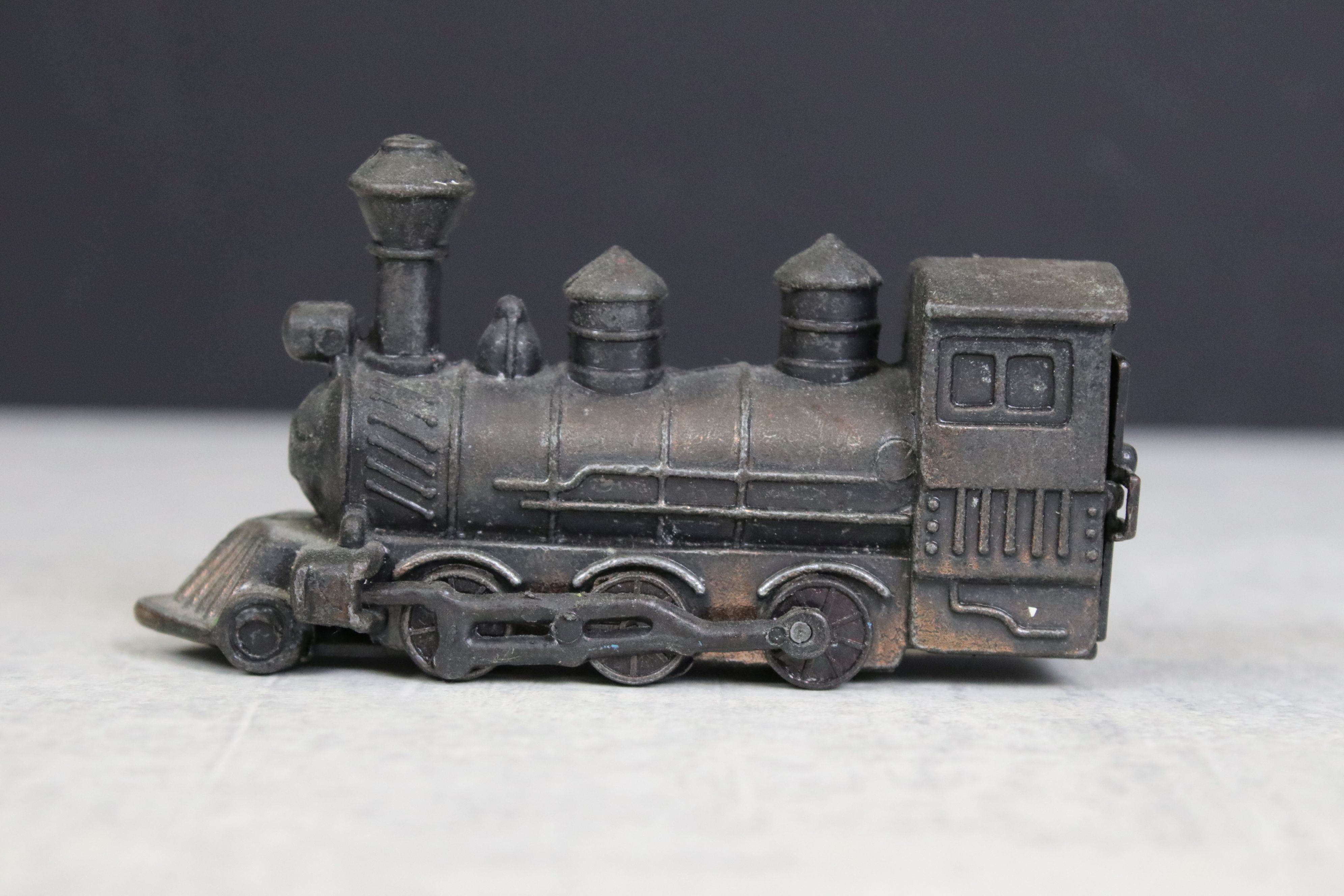 Collection of around 23 x OO gauge items of rolling stock featuring Hornby Dublo, Hornby, Lima etc - Image 9 of 23