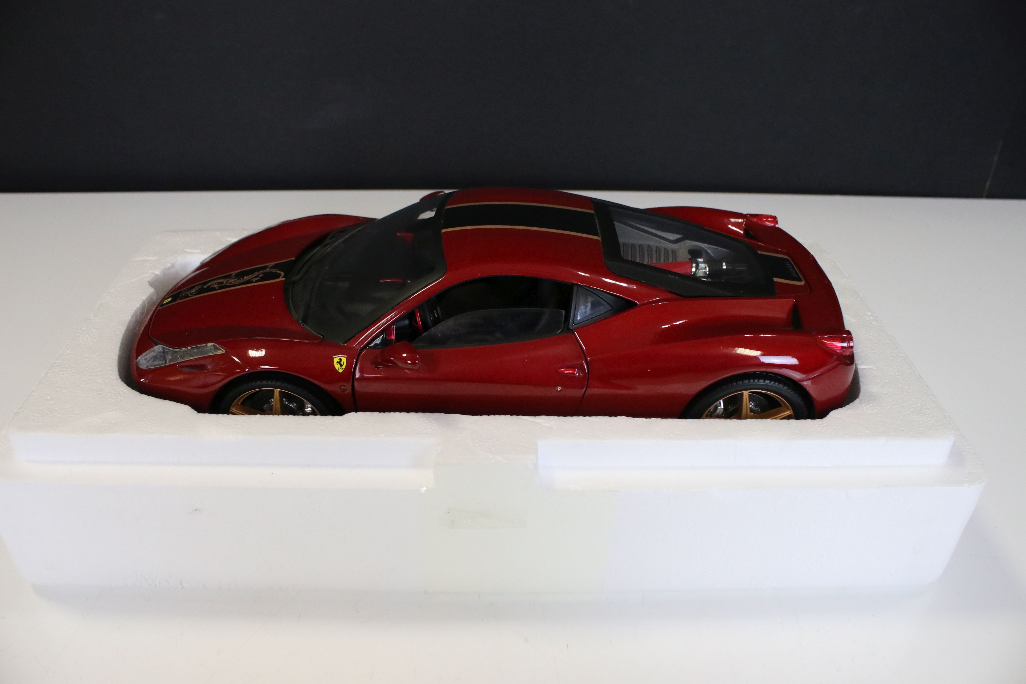 Two boxed 1/18 Hot Wheels Ferrari diecast models to include Elite BCK12 458 Italia and X5524 FF, - Image 7 of 9