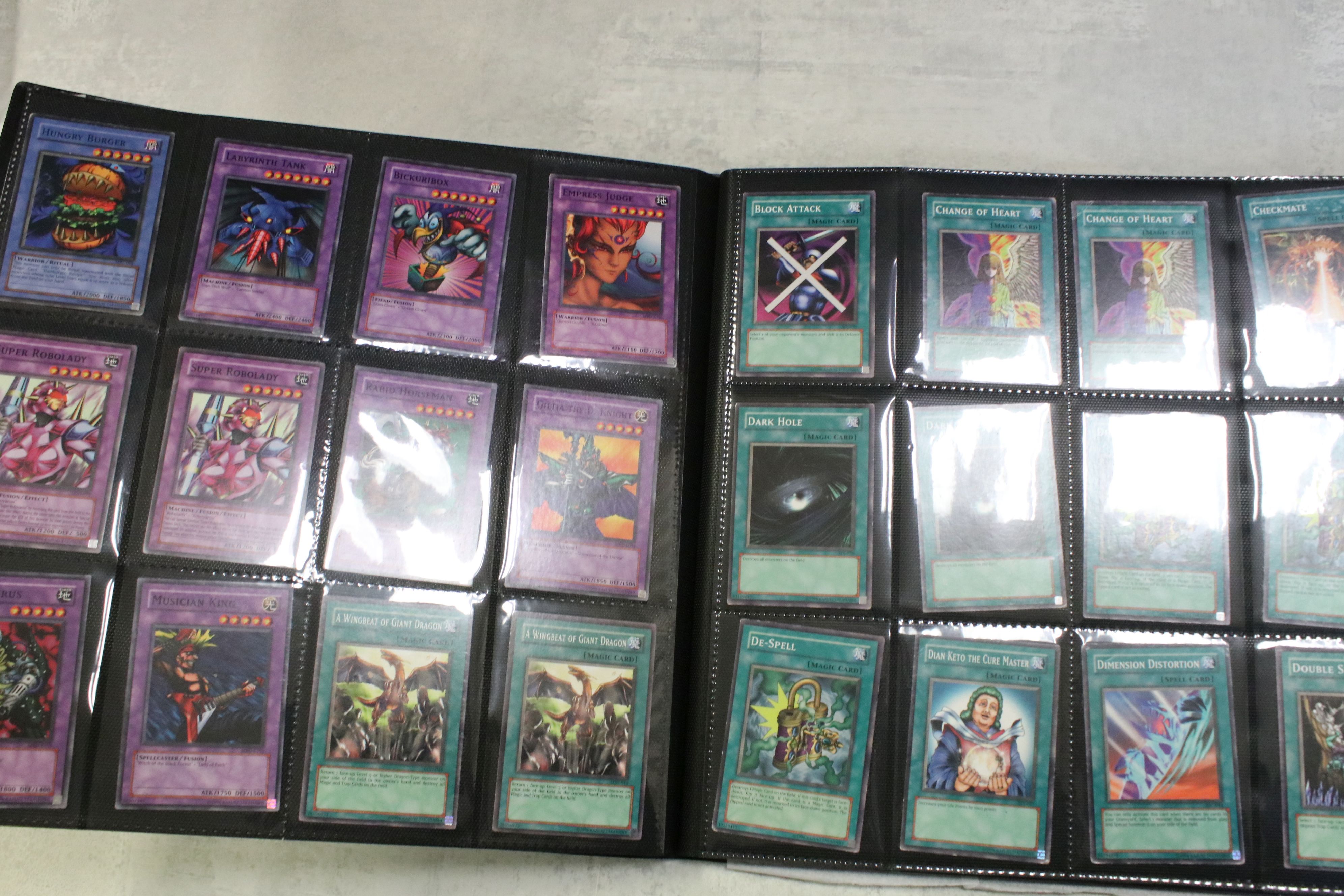 Yu-Gi-Oh! - Around 350 Yu-Gi-Oh! cards featuring common,1st, rare, holofoil rare, etc to include Des - Image 18 of 23