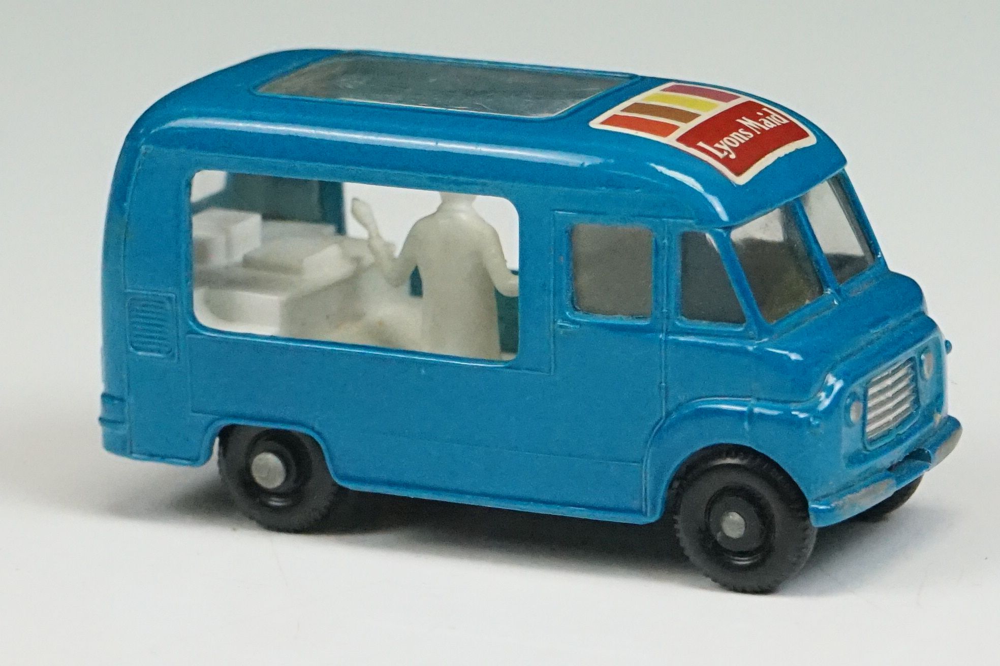 Three boxed Matchbox Lesney diecast models to include 20 Ever Ready Transport Truck, 62 TV Service - Image 11 of 21