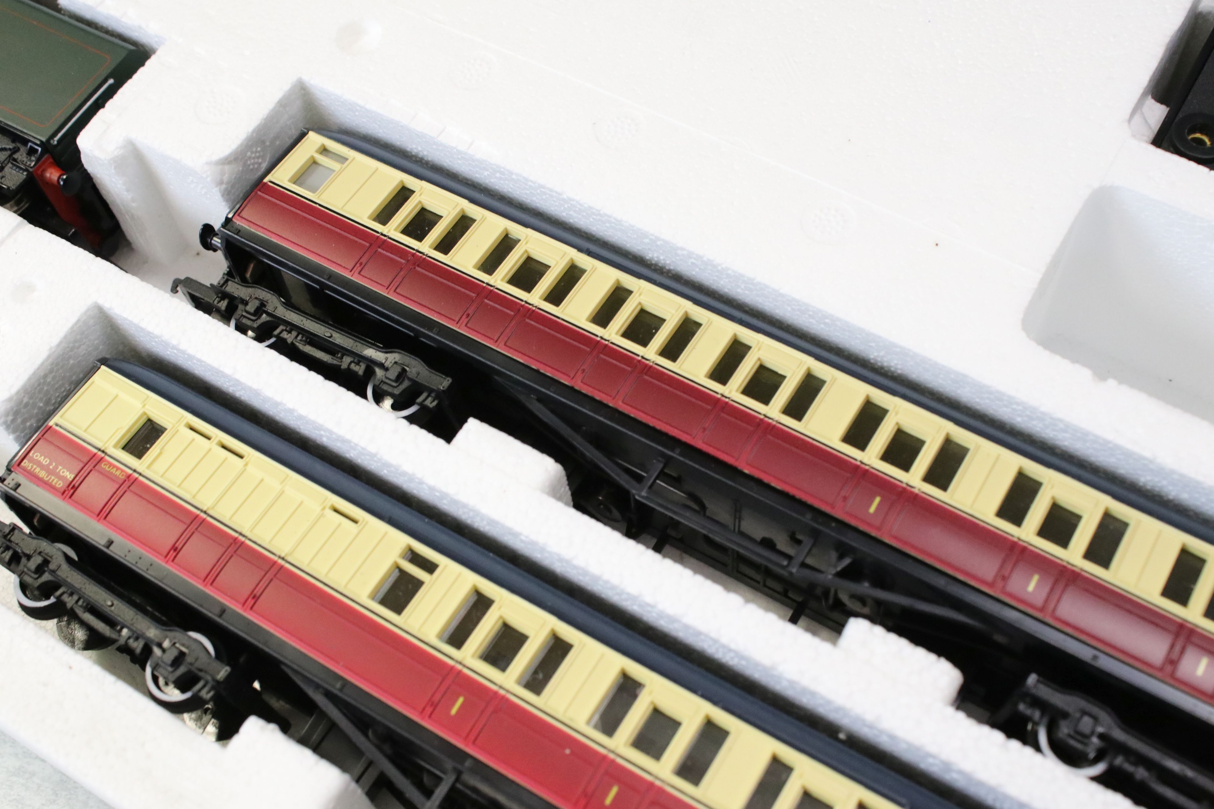 Boxed Hornby OO gauge R879 Mighty Mallard electric train set with locomotive, 3 x coaches, track, - Image 8 of 9