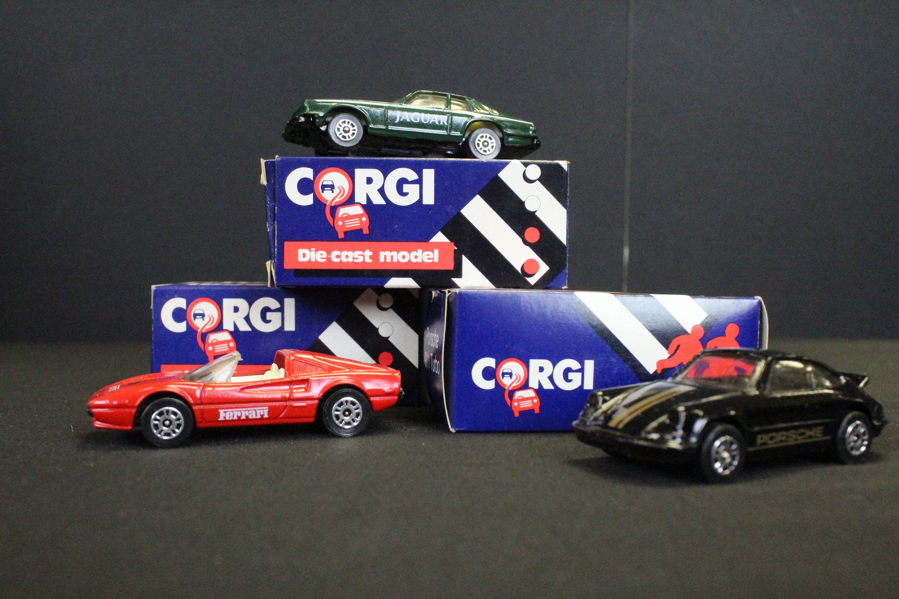 29 Boxed Corgi diecast models to include Jaguar Track Car, Iveco Container Truck, Royal Mail Van, - Image 8 of 9