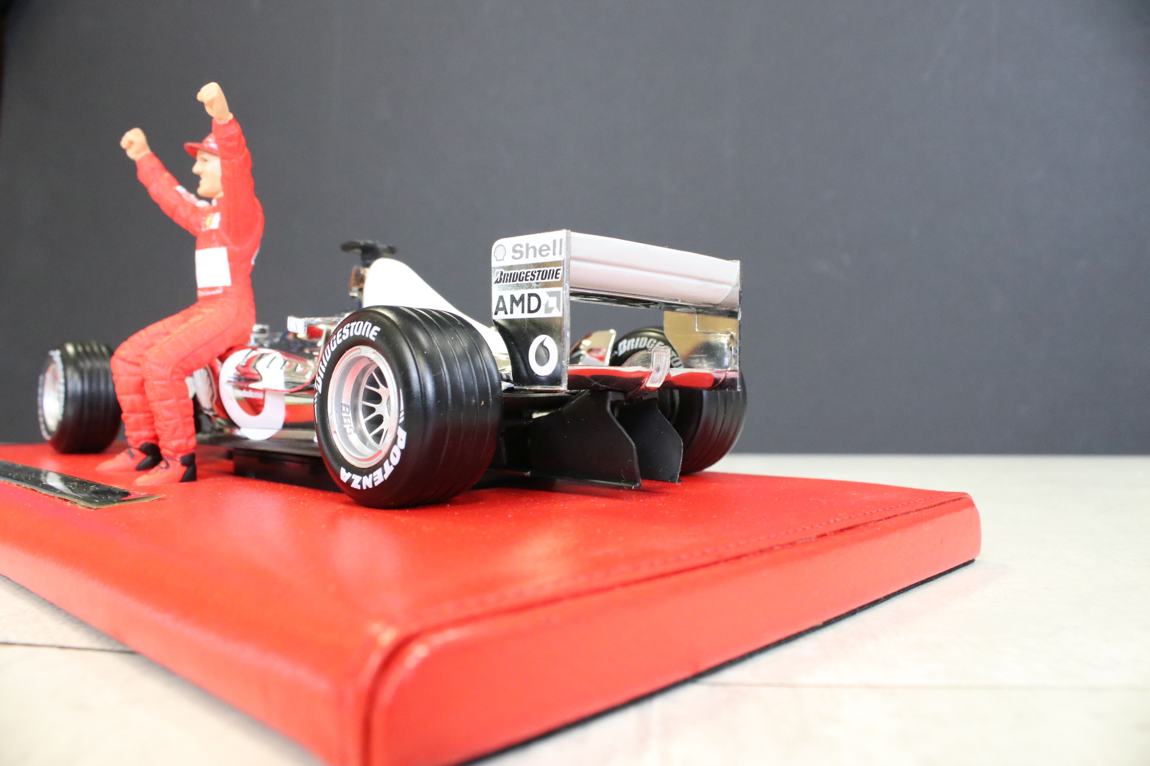 Nine boxed Mattel Hot Wheels 1/18 diecast Ferrari Formula 1 related models, to include Michael - Image 10 of 11