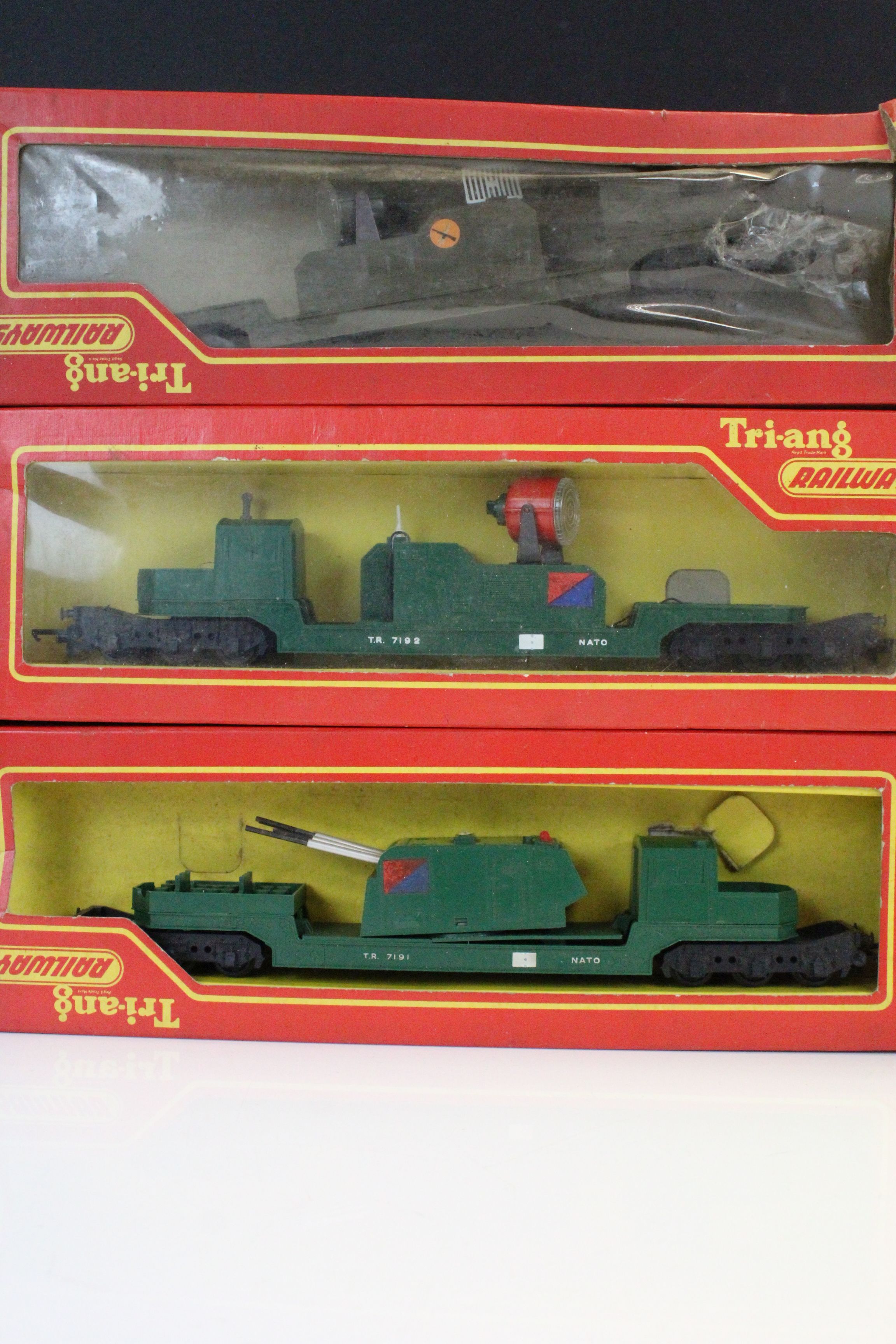Seven boxed Triang OO gauge items of 'battle space' rolling stock to include R249 Exploding Car, - Image 5 of 7