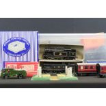 Collection of Hornby Dublo model railway to include 4 x locomotives, boxed & unboxed rolling