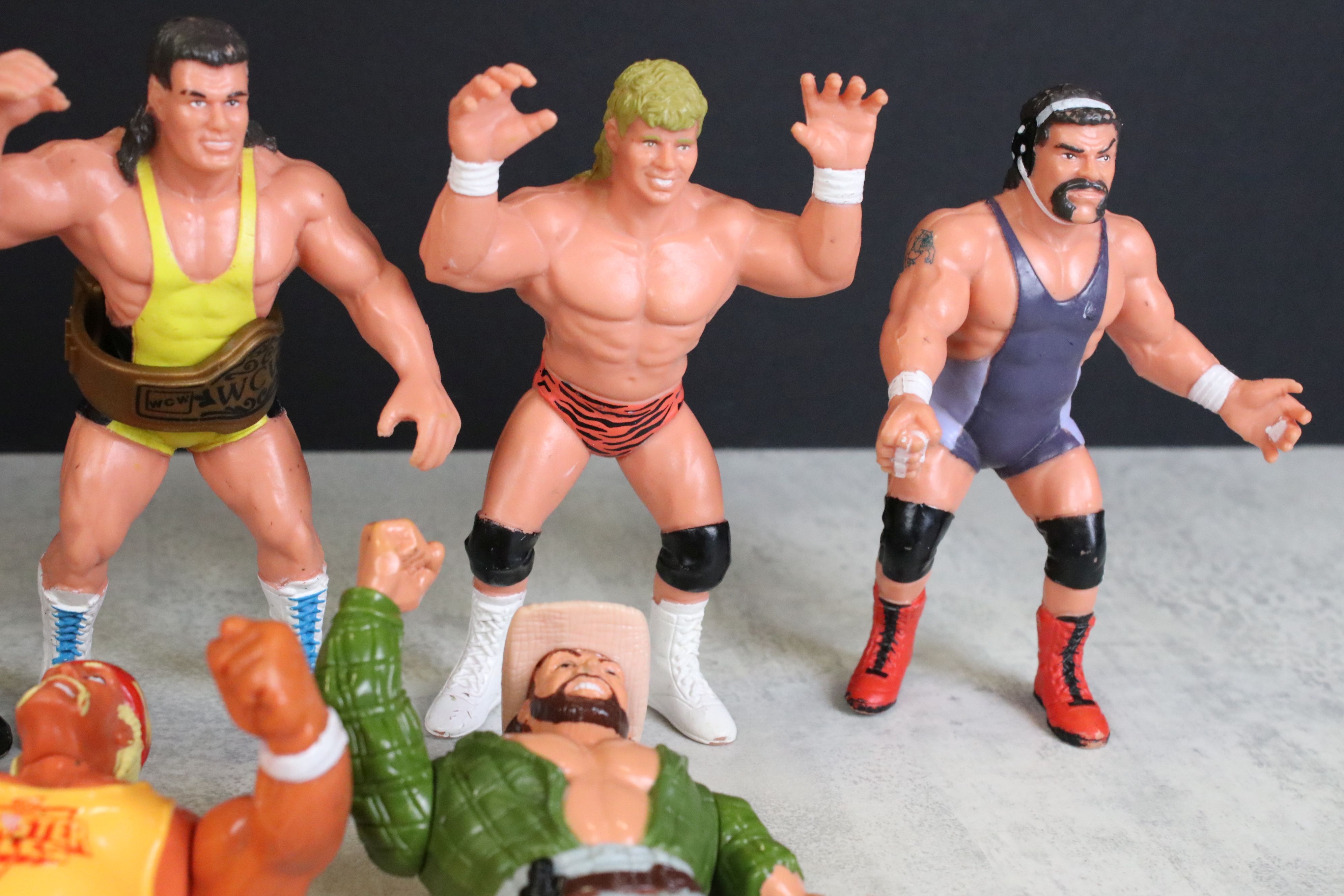 WWF / WCW Wrestling - Nine original figures to include 5 x Hasbro WWF (The Rockers, Skinner, Hulk - Image 4 of 14