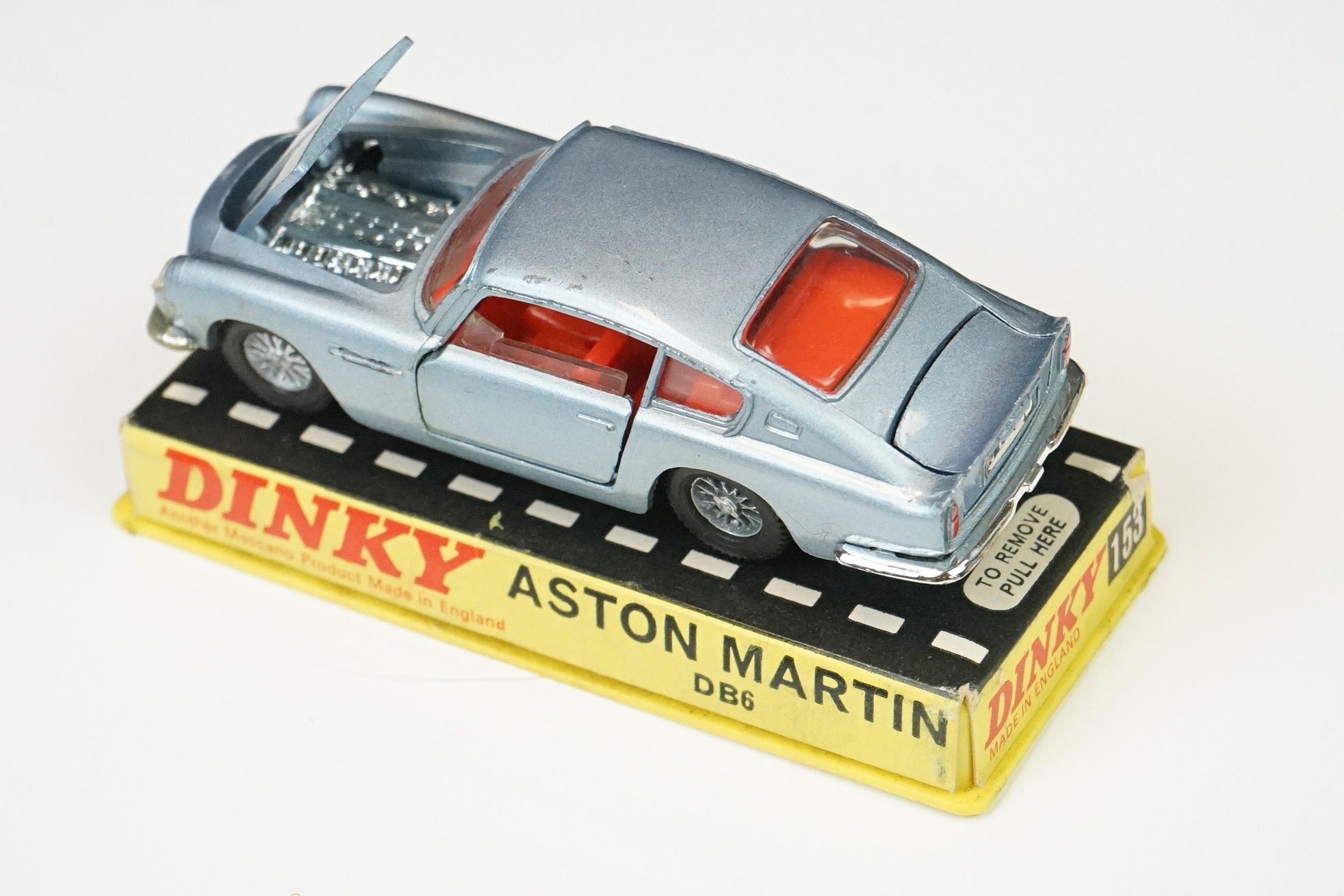 Two Cased Dinky diecast models to include 152 Rolls-Royce Phantom V Limousine with driver (in black, - Image 9 of 11