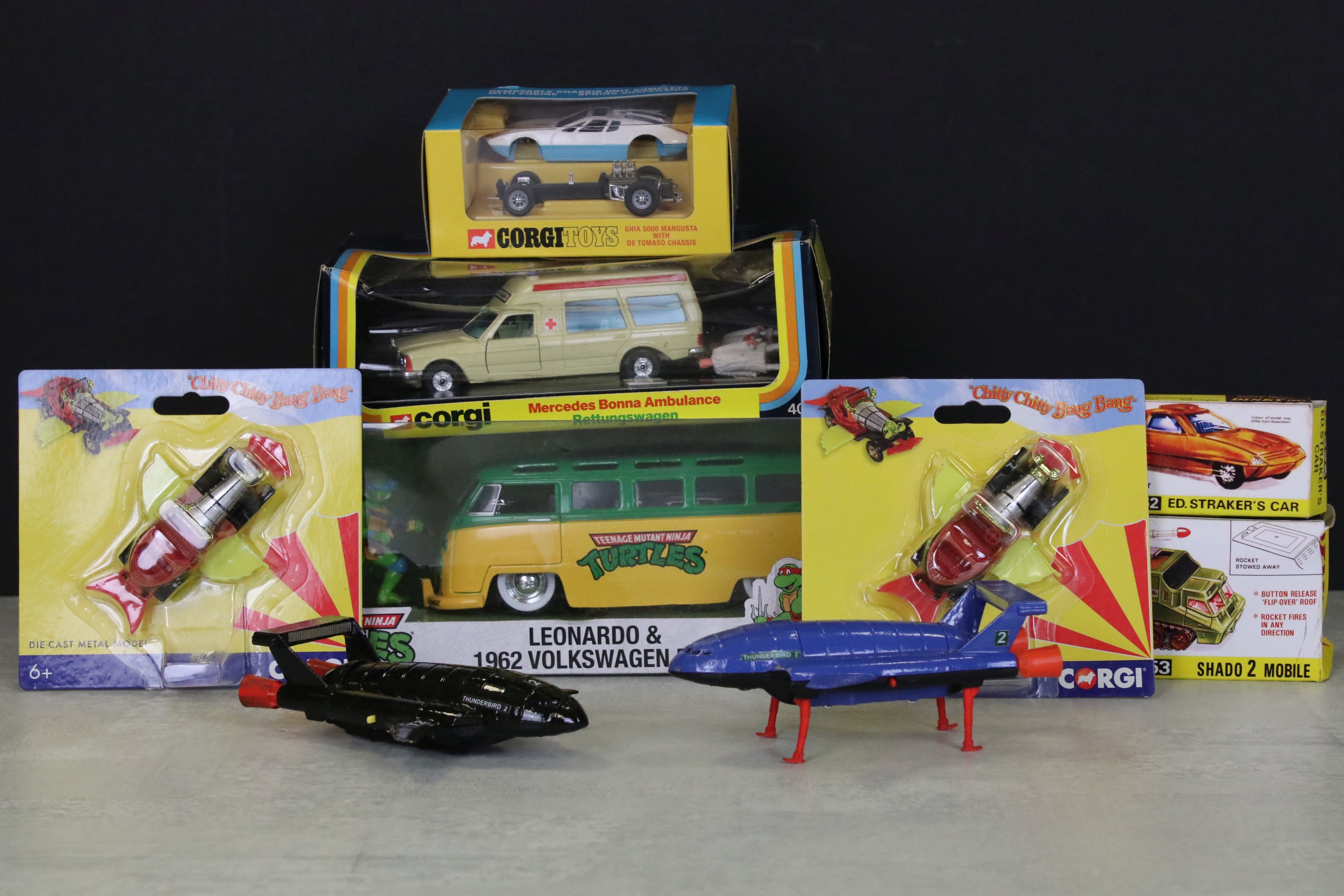 Collection of boxed diecast models to include Corgi 406 Mercedes Bonna Ambulance with figure (