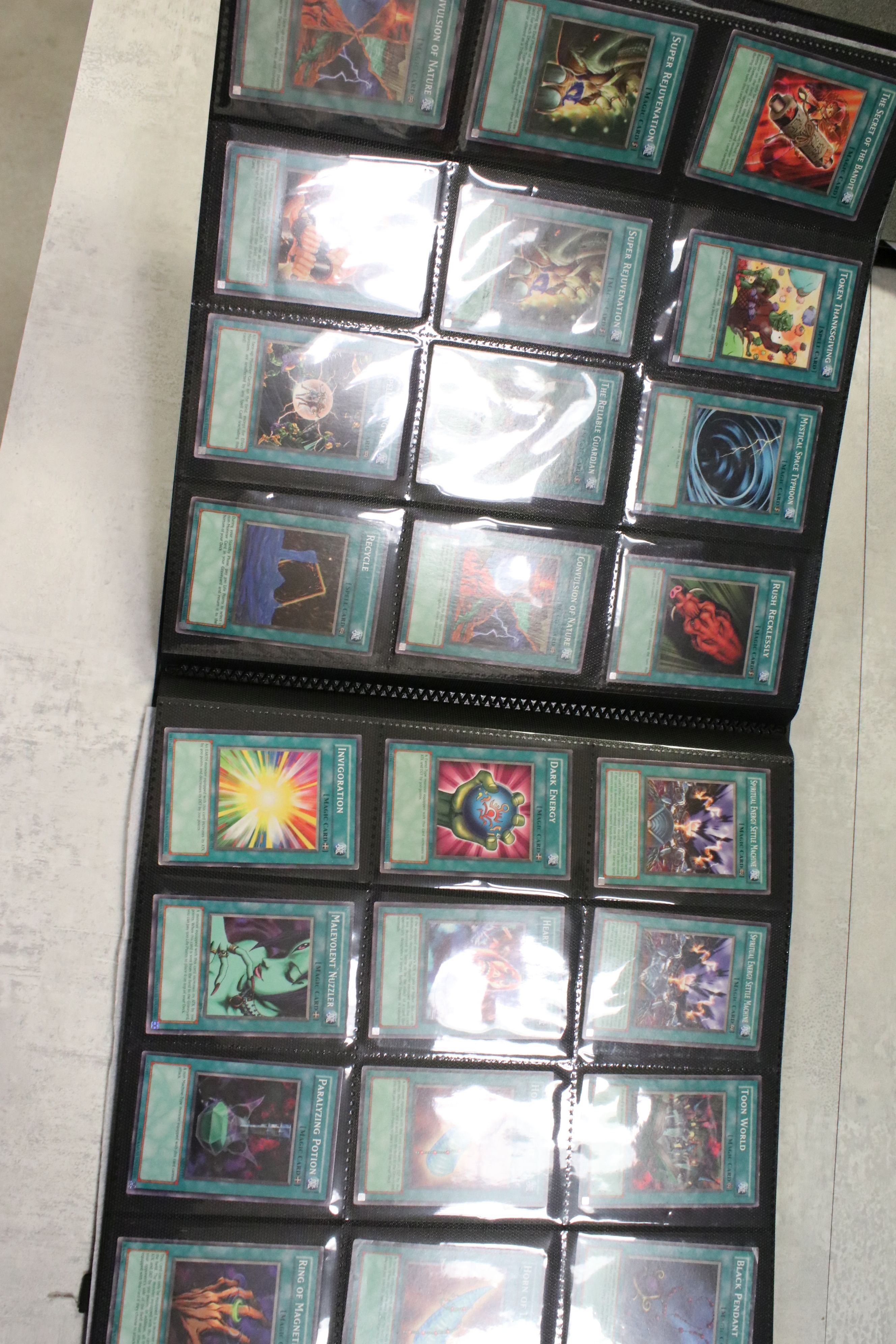 Yu-Gi-Oh! - Around 350 Yu-Gi-Oh! cards featuring common,1st, rare, holofoil rare, etc to include Des - Image 20 of 23