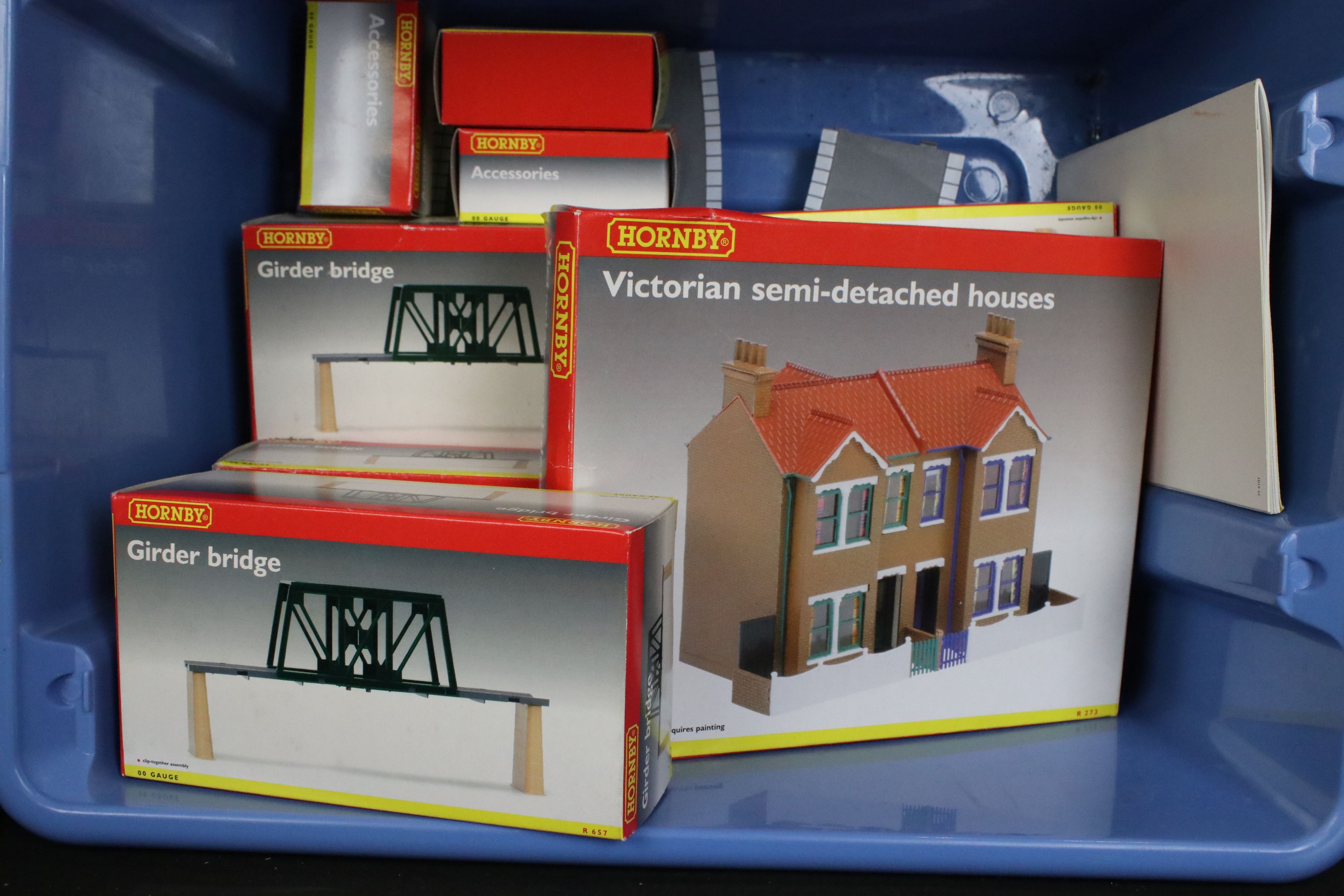 Large quantity of OO gauge model railway accessories, mainly Hornby items to include boxed R8081 - Image 3 of 10