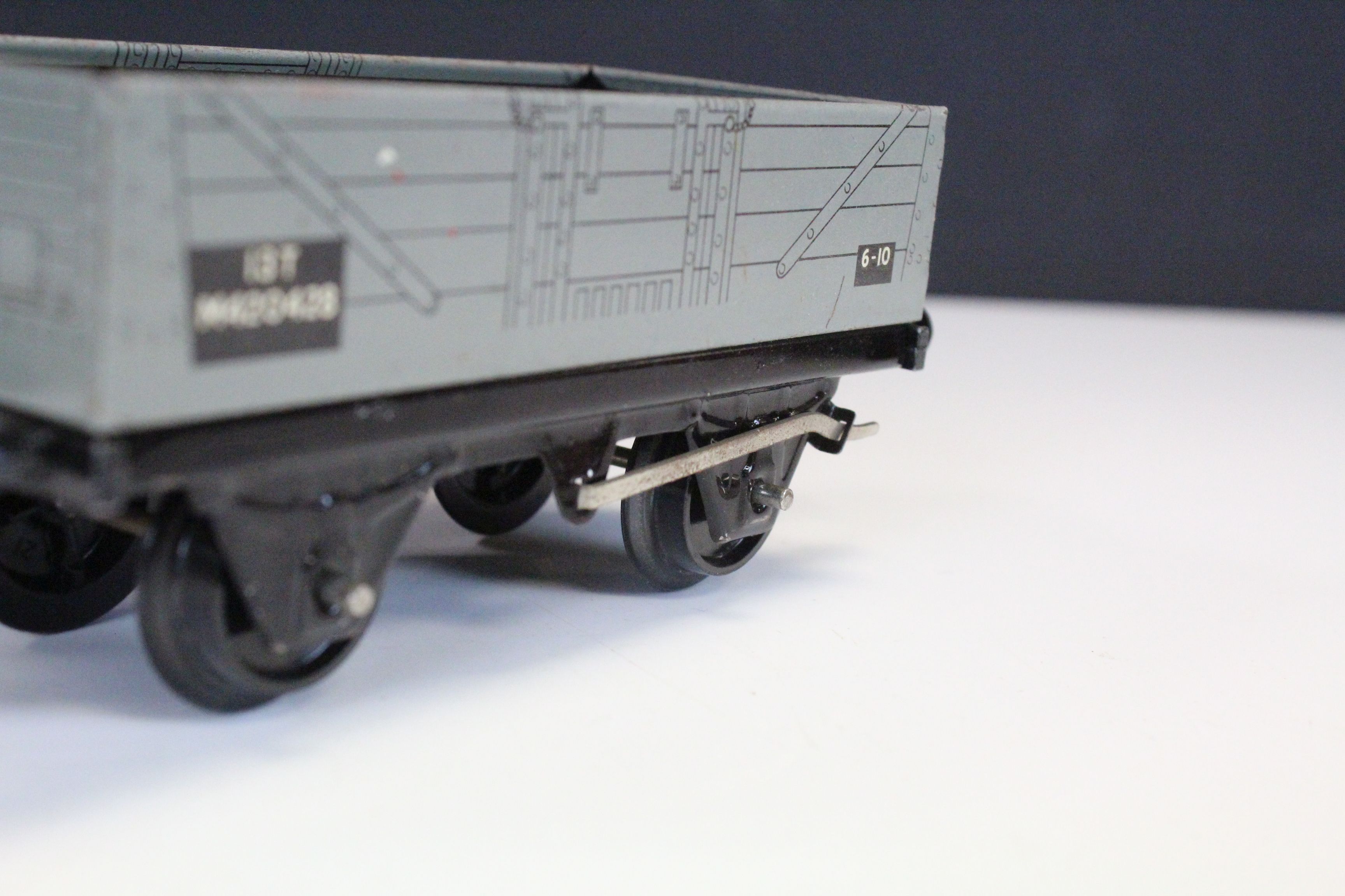 Boxed Hornby O gauge Tank Goods Set No 45 containing BR 0-4-0 locomotive in black livery, track - Image 18 of 19