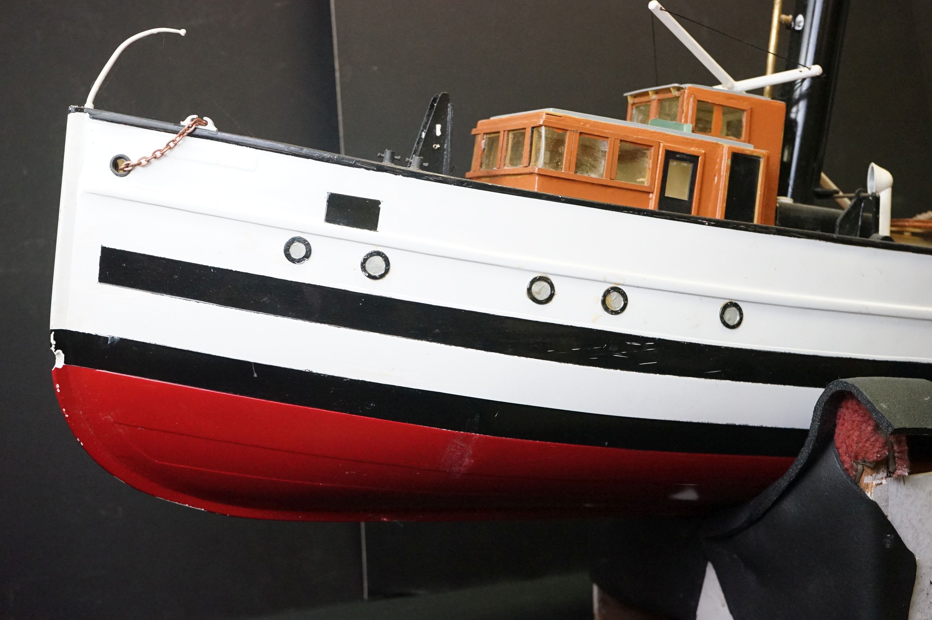 Wooden scale model of Southampton tug boat ' Albion ' steam powered, approx length 60cm, together - Image 14 of 27