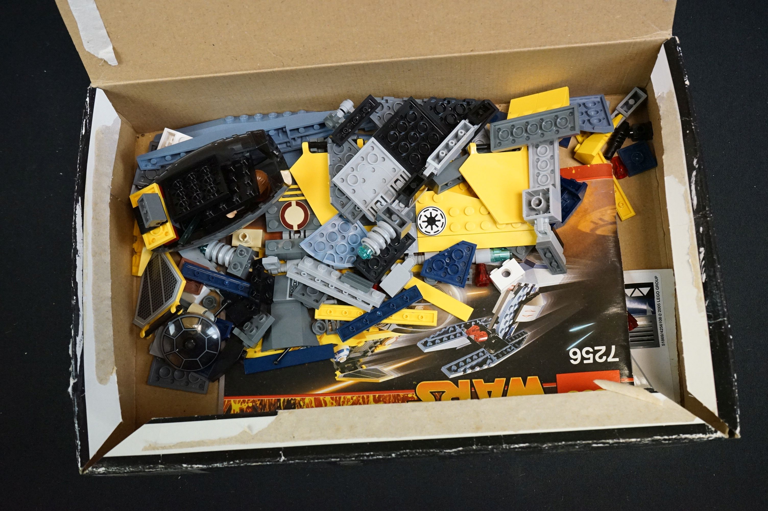 Lego - Four boxed Lego sets to include sealed 7700 Exo Force (box vg), 7019 Vikings with - Image 18 of 27