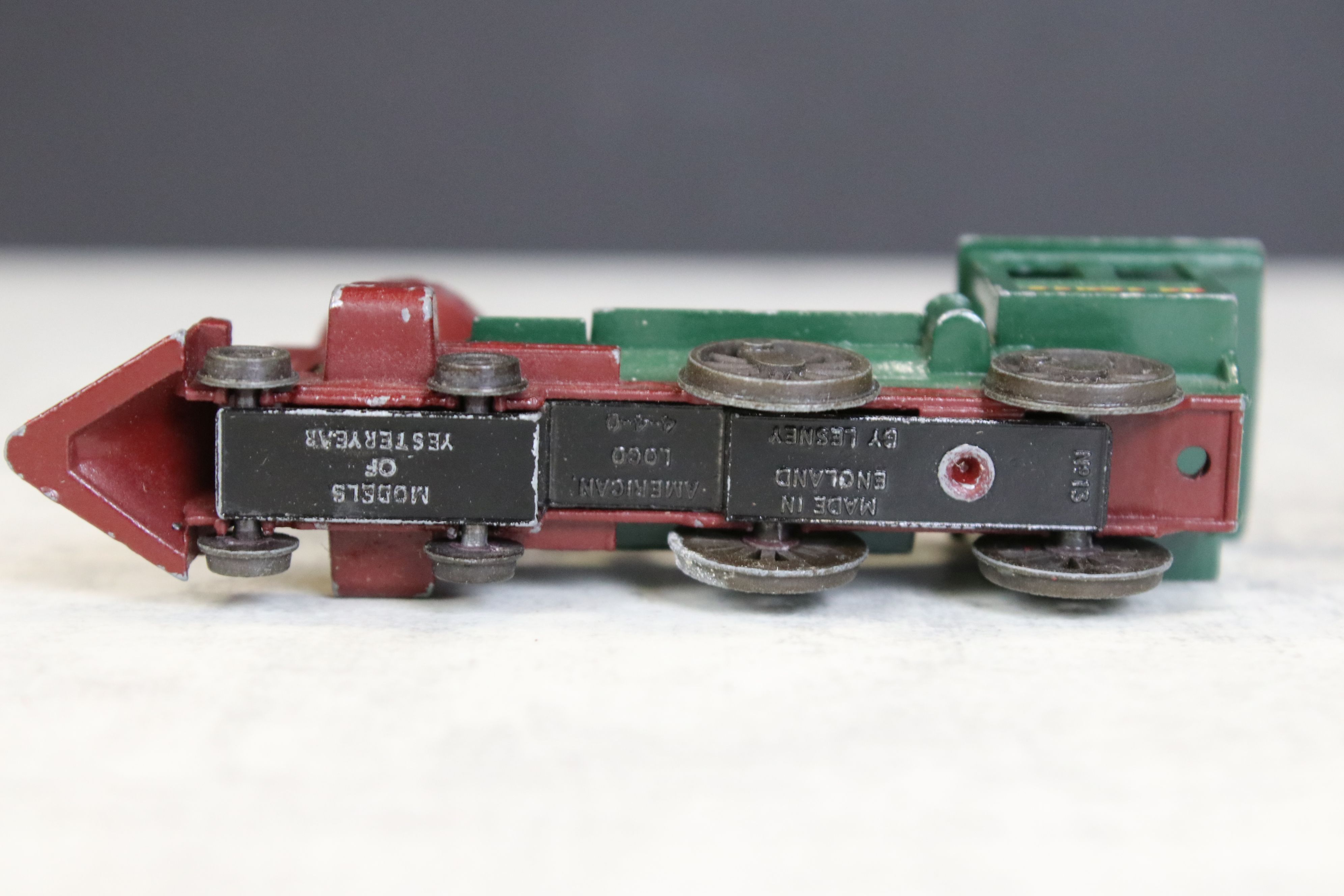 Quantity of OO gauge model railway to include 3 x Triang locomotives, Hornby 0-4-0 06008, 5 x - Image 14 of 14