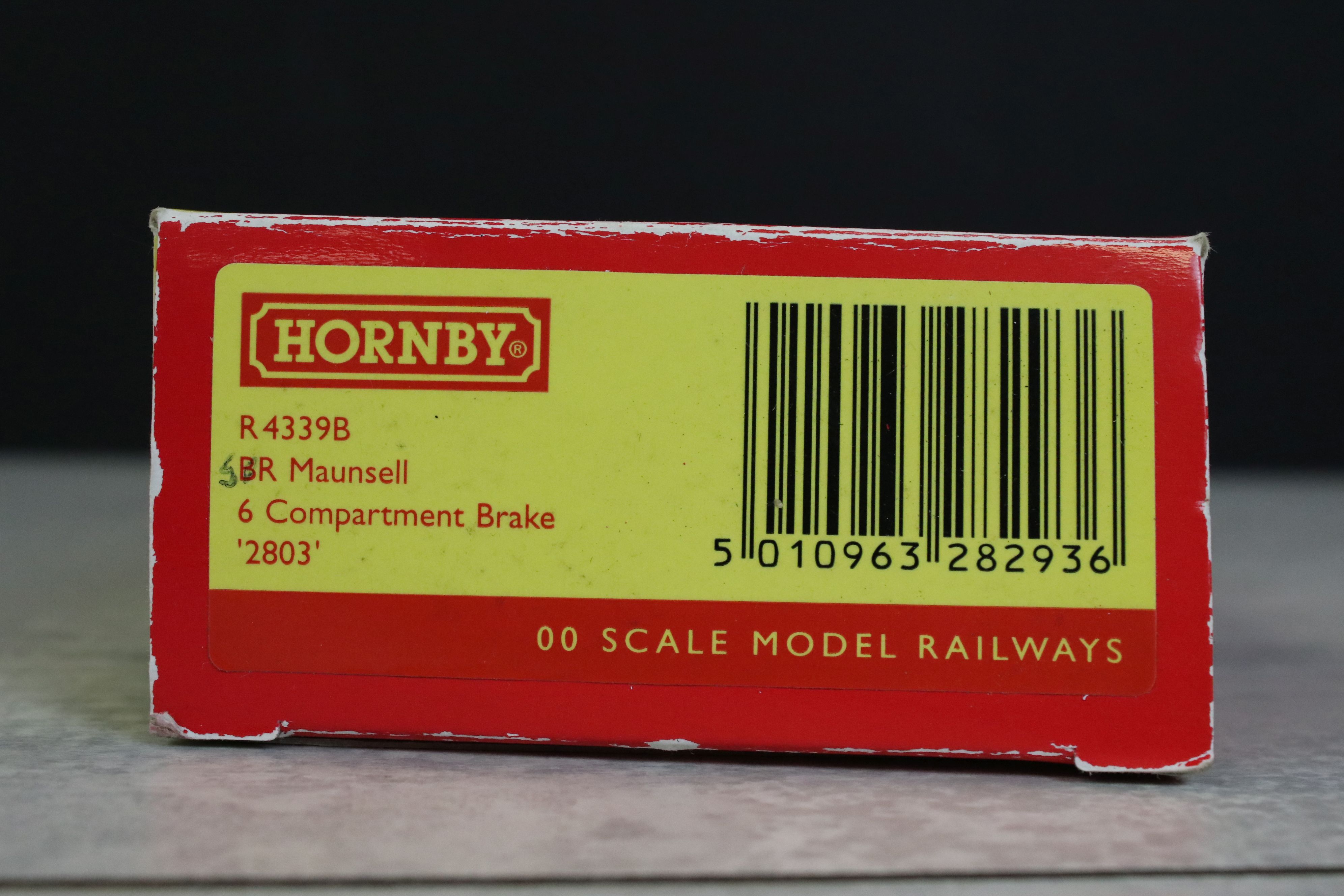 Quantity of OO & O gauge model railway to include boxed Hornby O gauge No 51 Passenger Brake Van, - Image 7 of 20