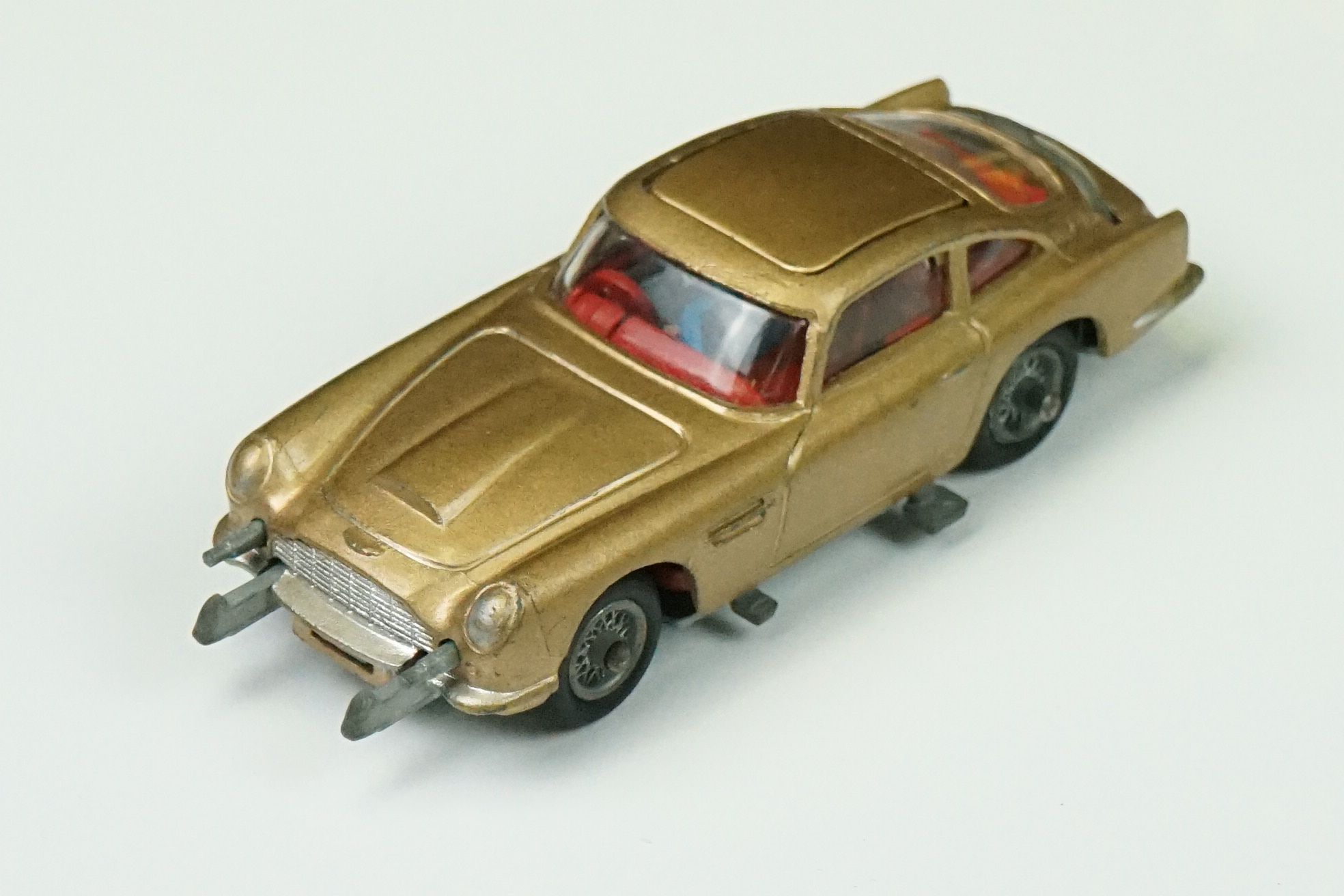 Boxed Corgi 261 James Bond Aston Martin DB5 diecast model with 2 x ejector figures, secret - Image 8 of 14