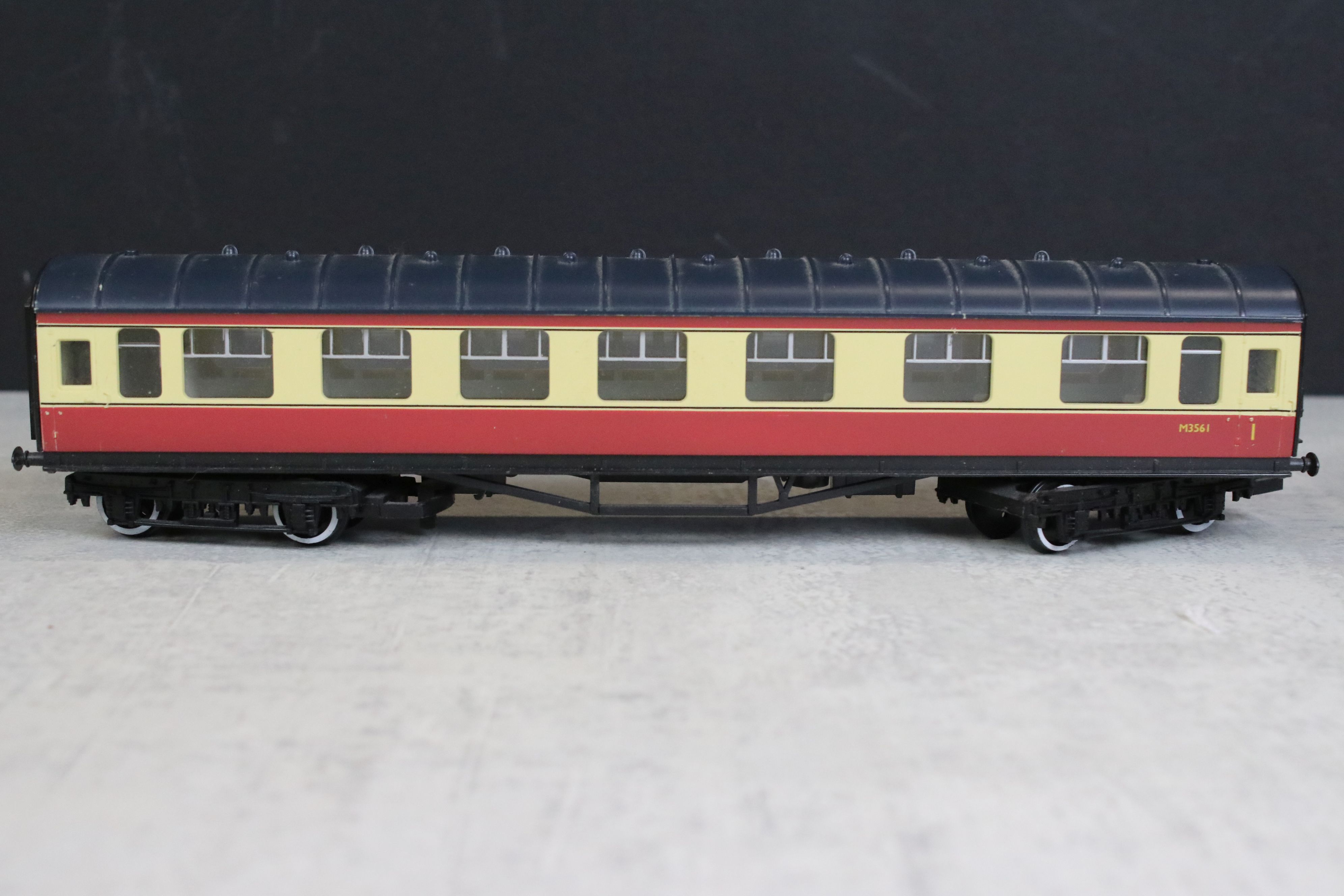 Collection of around 23 x OO gauge items of rolling stock featuring Hornby Dublo, Hornby, Lima etc - Image 14 of 23