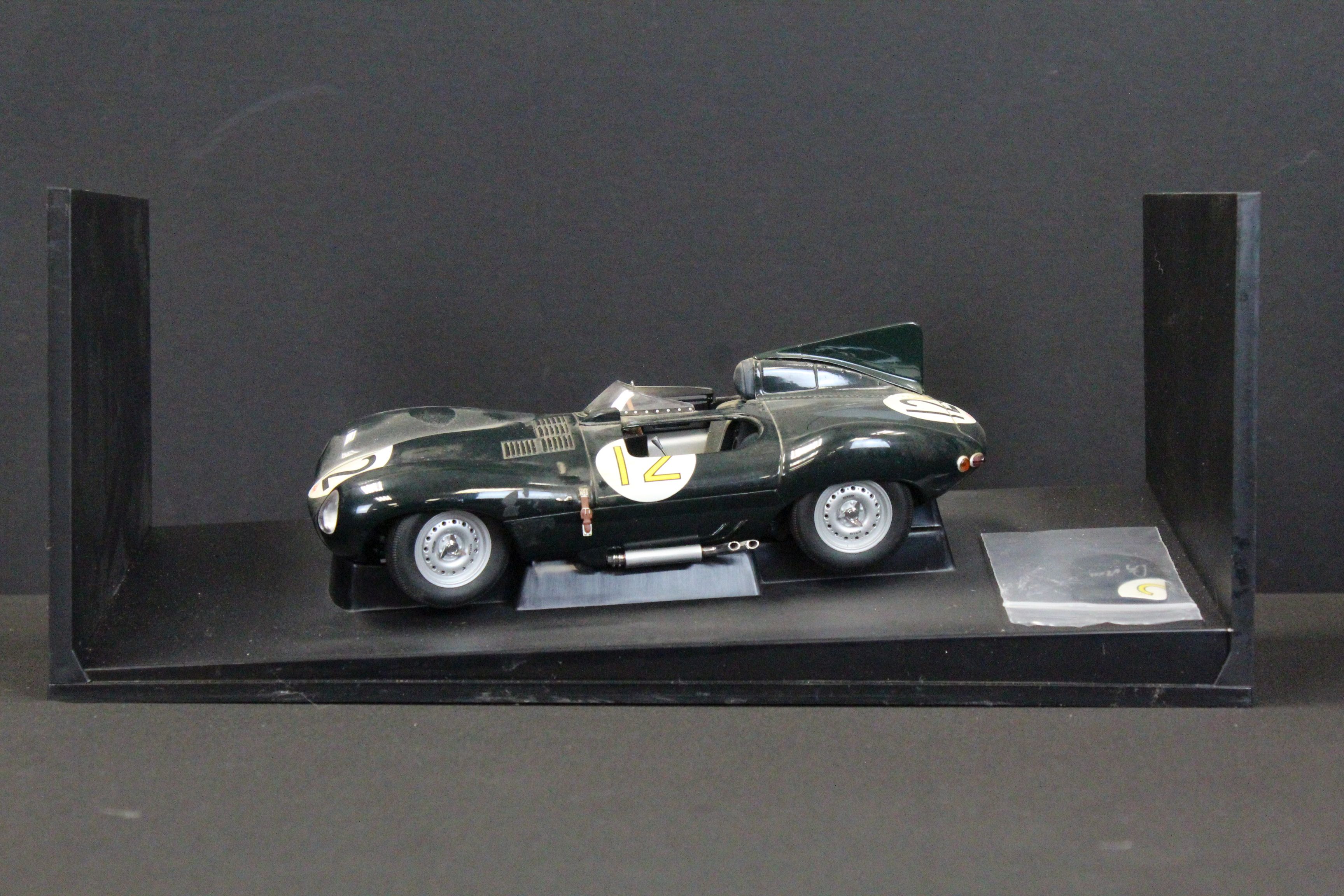 Autograph - Boxed 1/18 Auto Art 73561 Jaguar D-Type Short Nose green Le Mans 1954 diecast model - Image 9 of 14