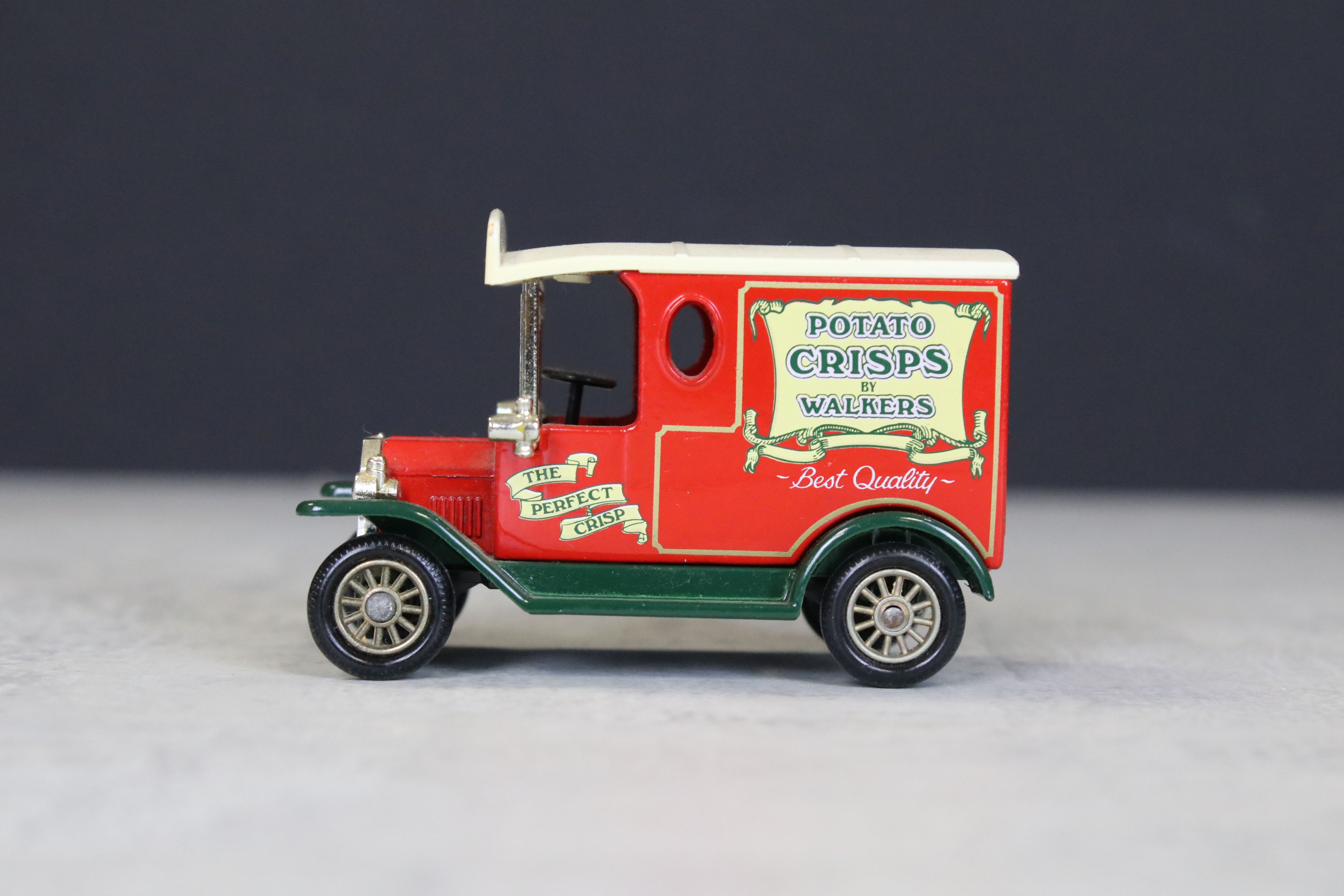 Large collection of diecast and plastic models to include Lledo, Oxford Diecast, Corgi, ERTL, Dinky, - Image 10 of 10