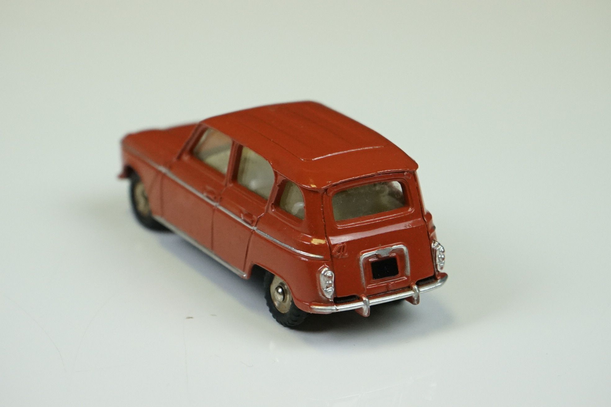 Four boxed Dinky diecast models to include French 518 Renault 4L in brick red, 162 Ford Zephyr - Image 22 of 37