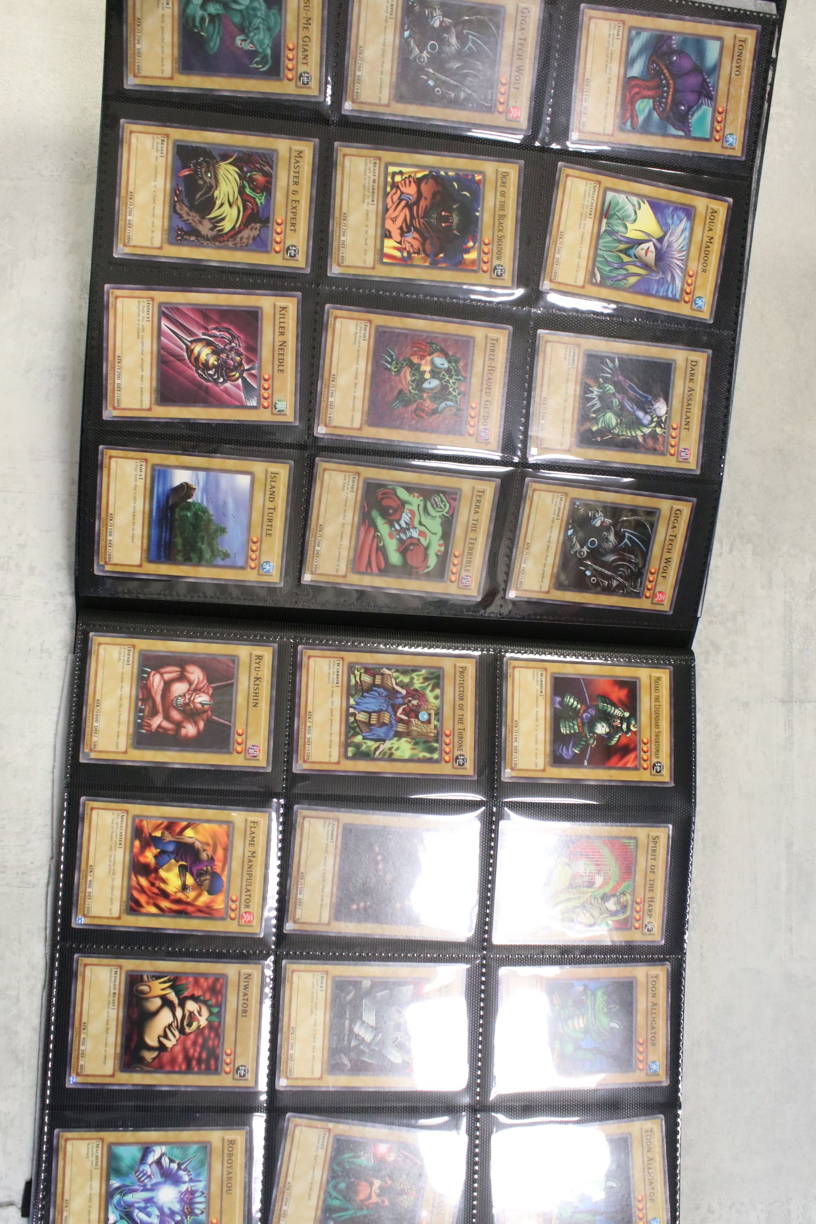 Yu-Gi-Oh! - Around 350 Yu-Gi-Oh! cards featuring common,1st, rare, holofoil rare, etc to include Des - Image 13 of 23