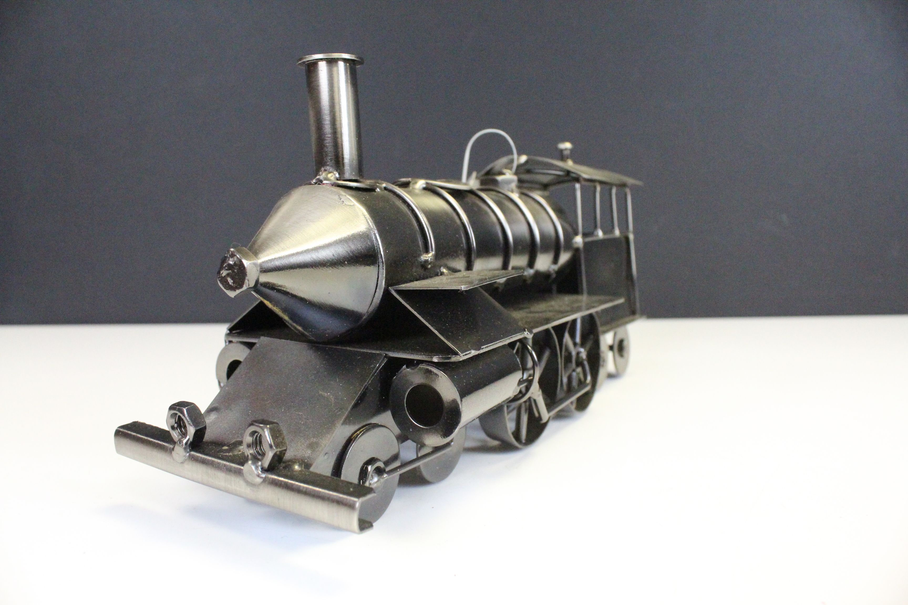 Quantity of model railway & collectables to include Hornby O gauge 0-4-0 locomotive, OO gauge Triang - Image 11 of 13