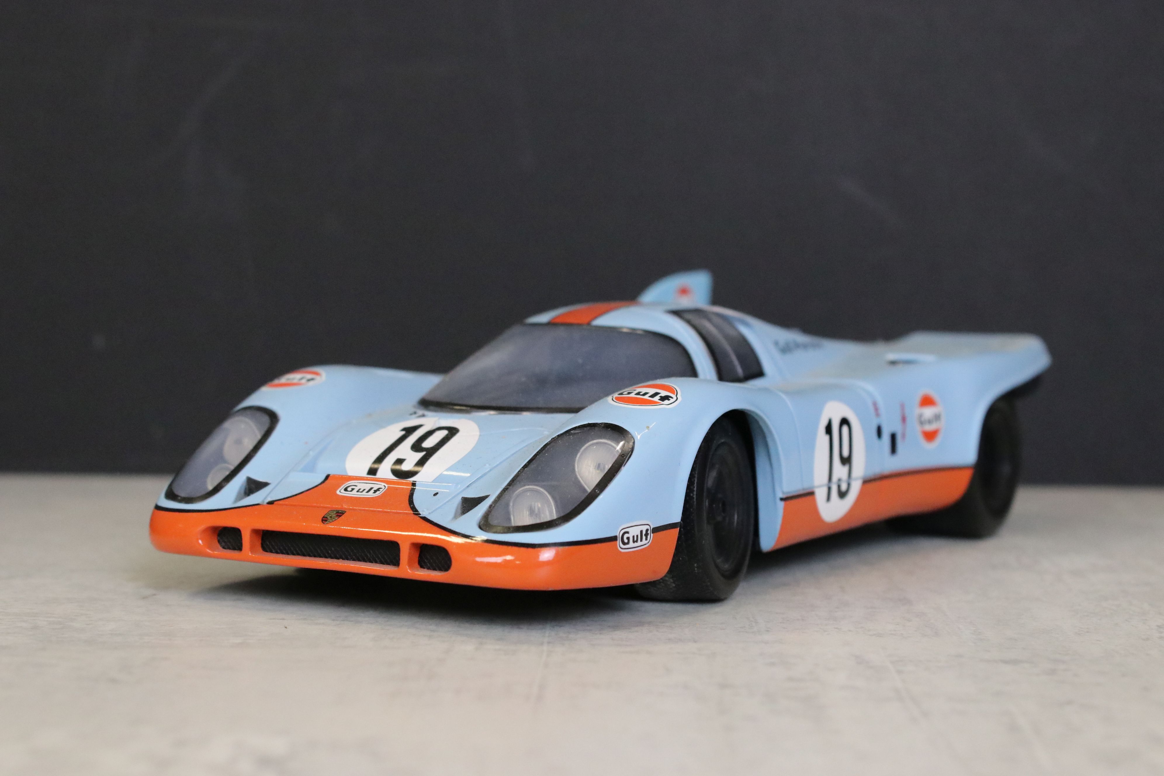 29 diecast racing car models, 1/18 scale or similar, to include Burago, Maisto, Universal Hobbies, - Image 8 of 12