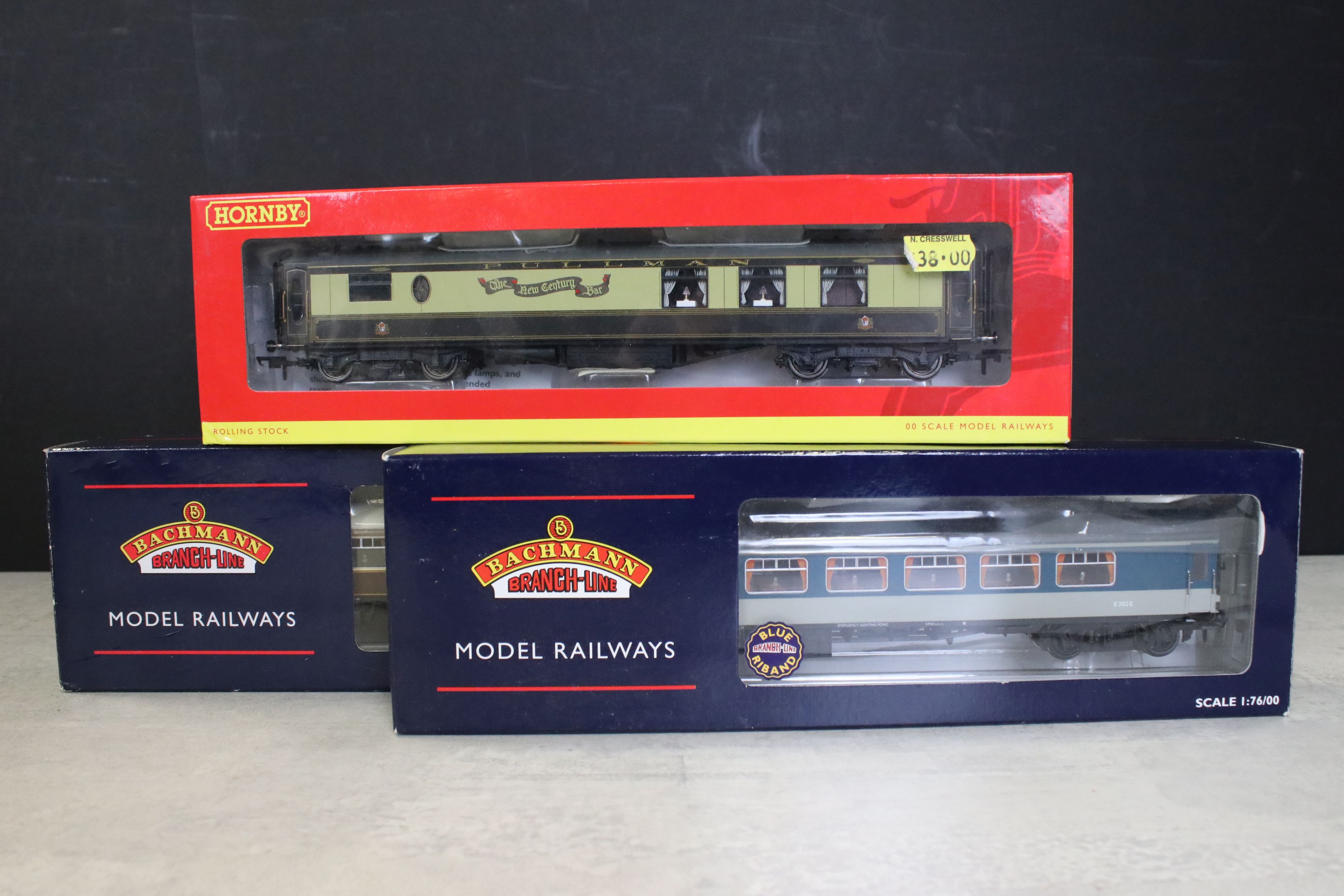 35 Boxed OO gauge items of rolling stock to include 24 x Hornby, 7 x Bachmann & 4 x Wrenn, - Image 8 of 10