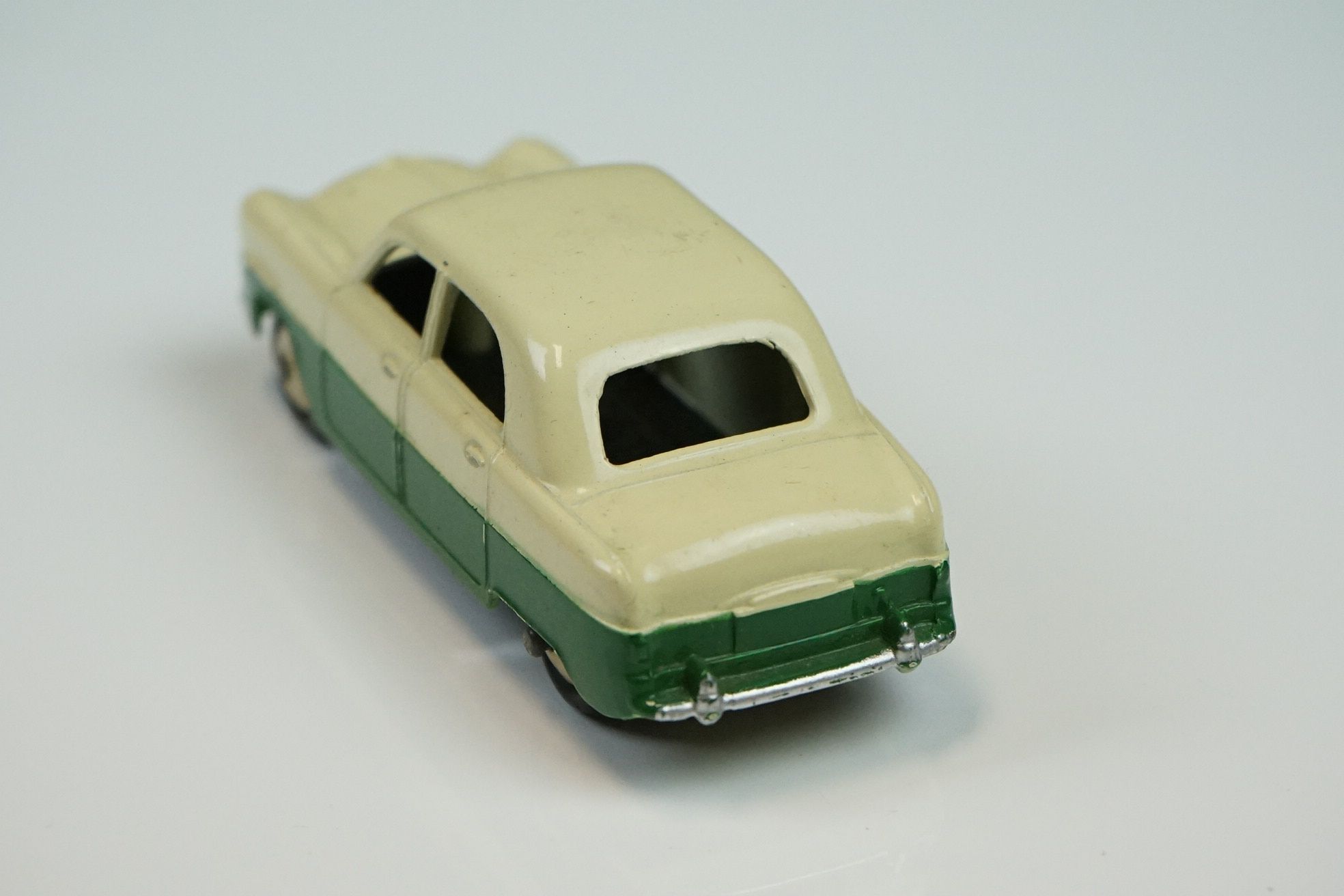 Four boxed Dinky diecast models to include French 518 Renault 4L in brick red, 162 Ford Zephyr - Image 5 of 37