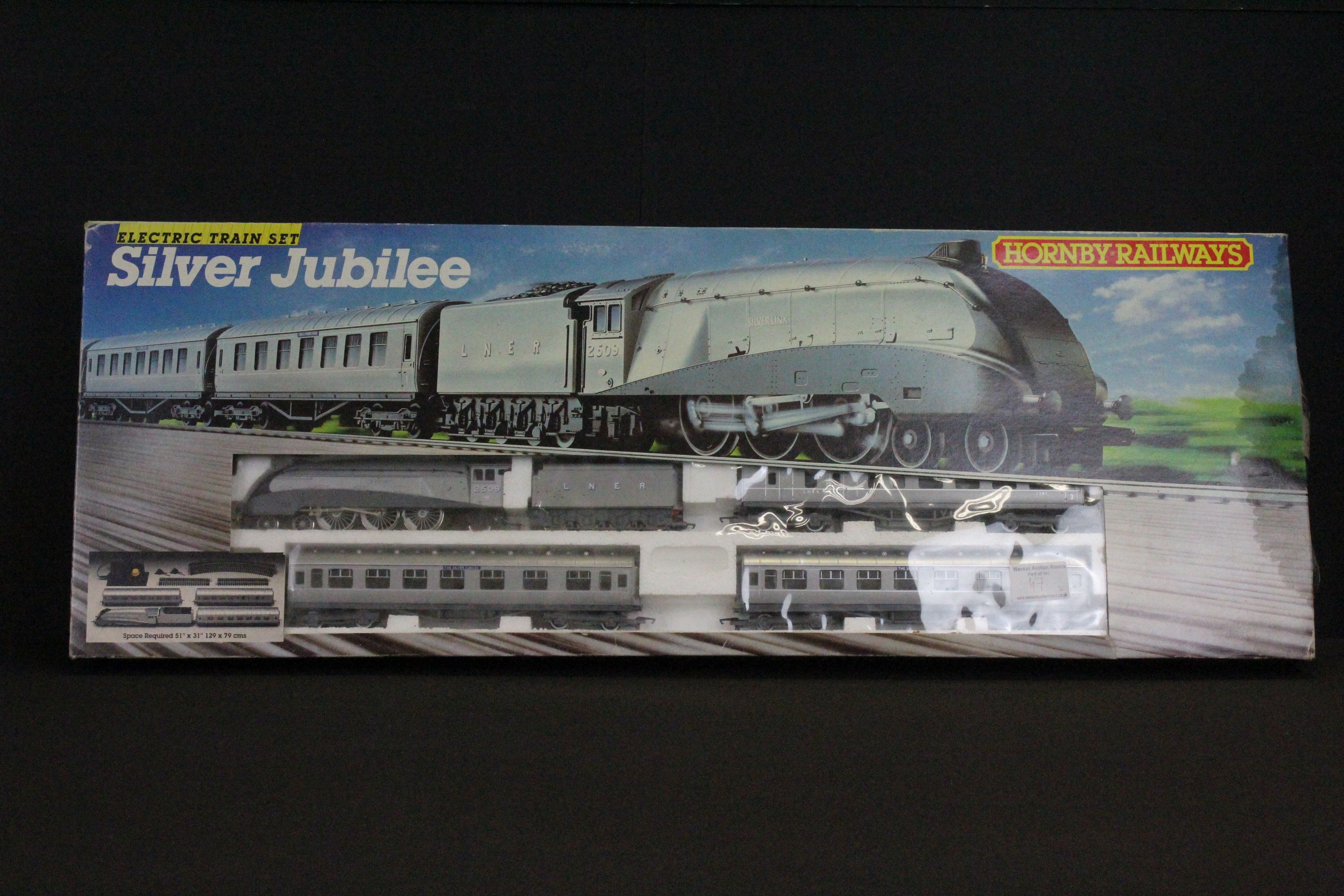 Two boxed Hornby OO gauge etrain sets to include R837 Silver Jubilee with Silver Link locomotive, - Image 7 of 12