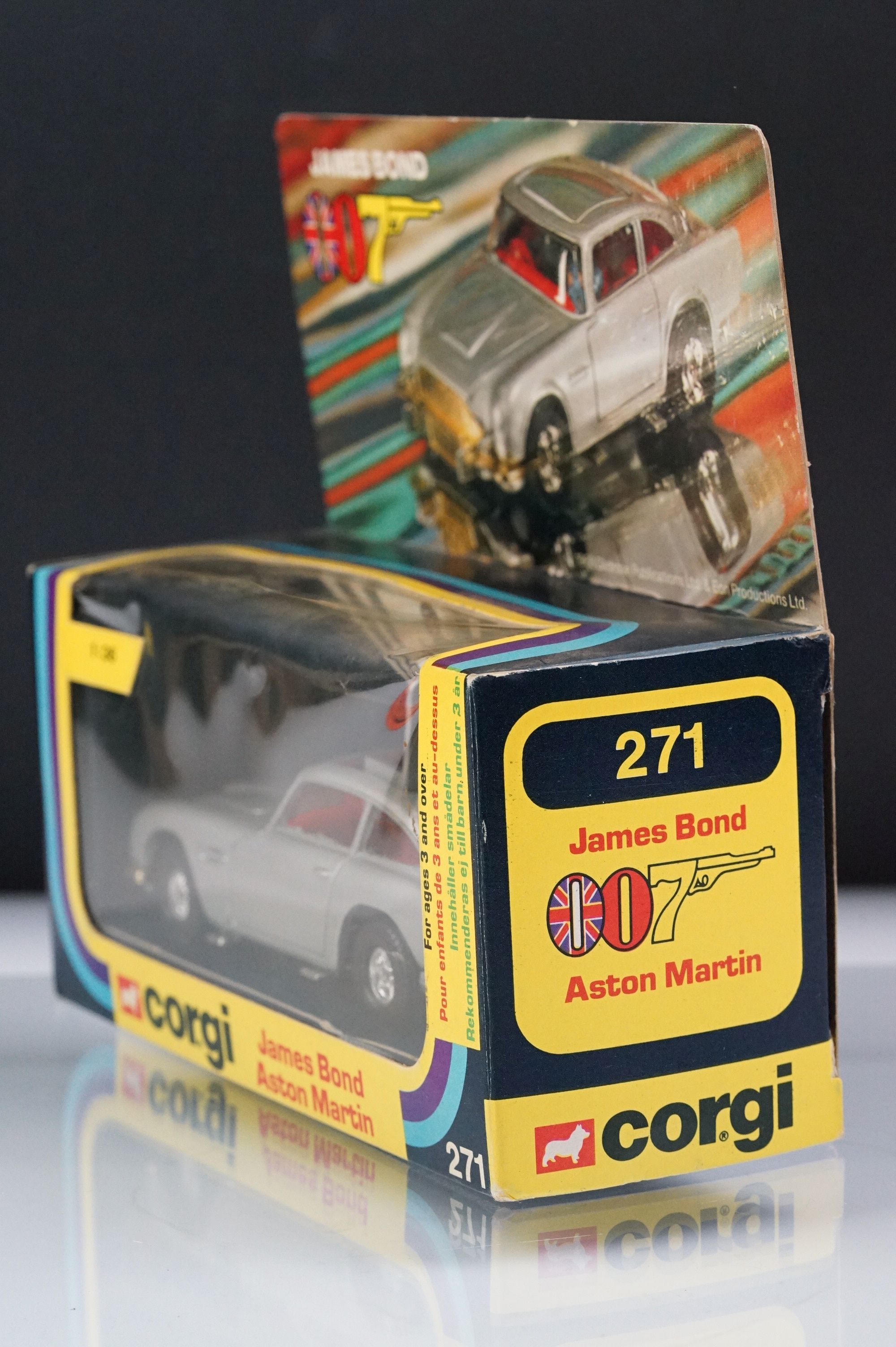 Boxed Corgi 271 James Bond 007 Aston Martin diecast model with original bag containing 2 x ejector - Image 4 of 5