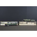 Two Wrenn OO gauge locomoitves in unassociated Wrenn boxes to include Cardiff Castle and Caerphilly