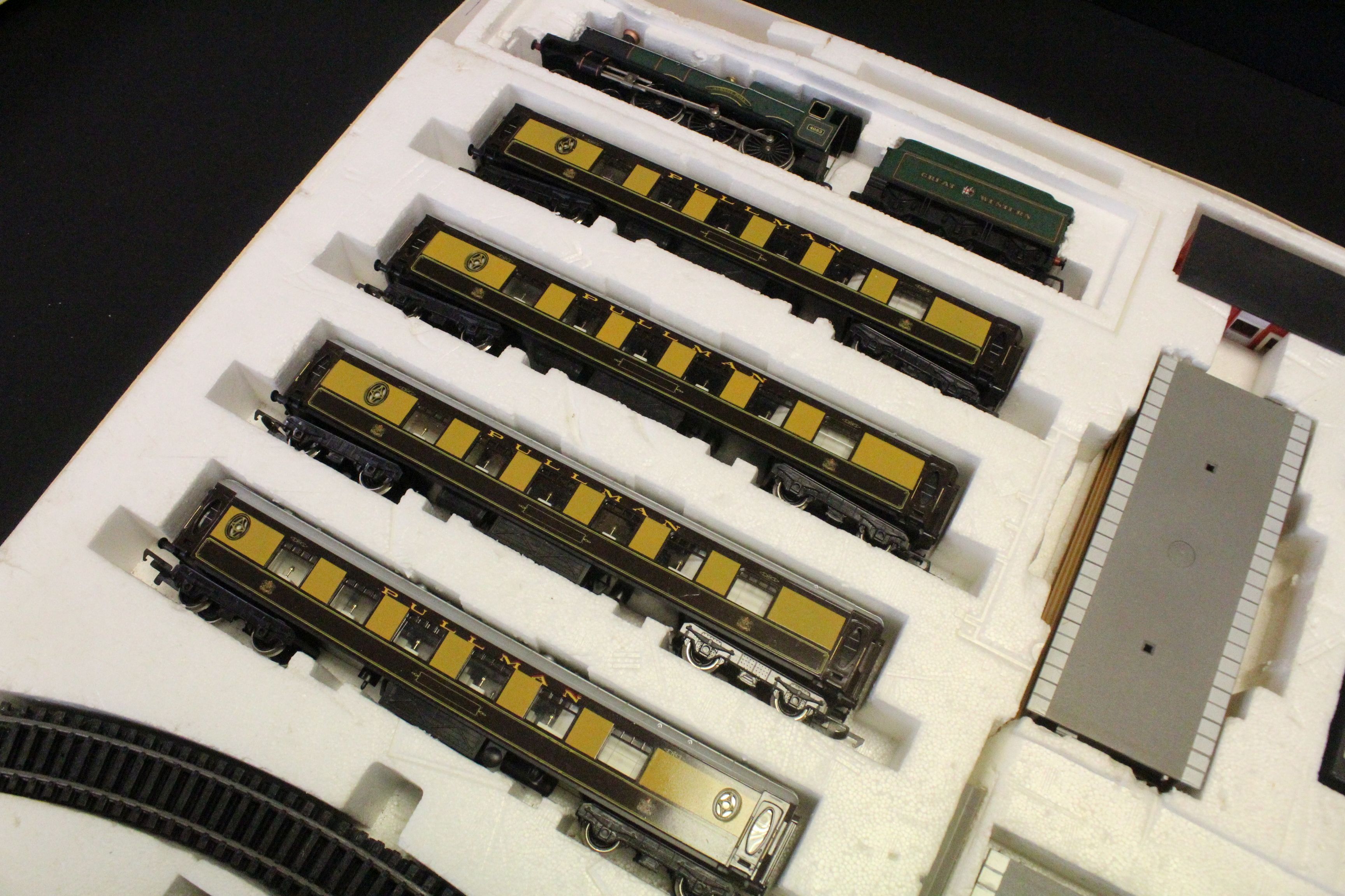 Two boxed Hornby OO gauge train sets to include R687 Silver Jubilee Pullman Set and ltd edn 150th - Image 6 of 15