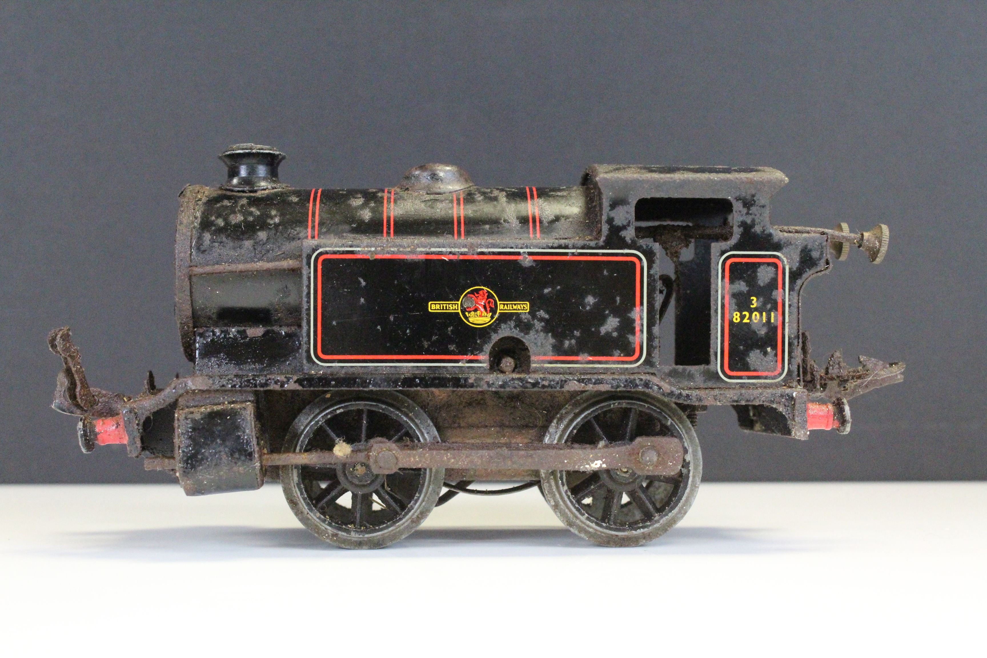 Quantity of model railway & collectables to include Hornby O gauge 0-4-0 locomotive, OO gauge Triang - Image 7 of 13