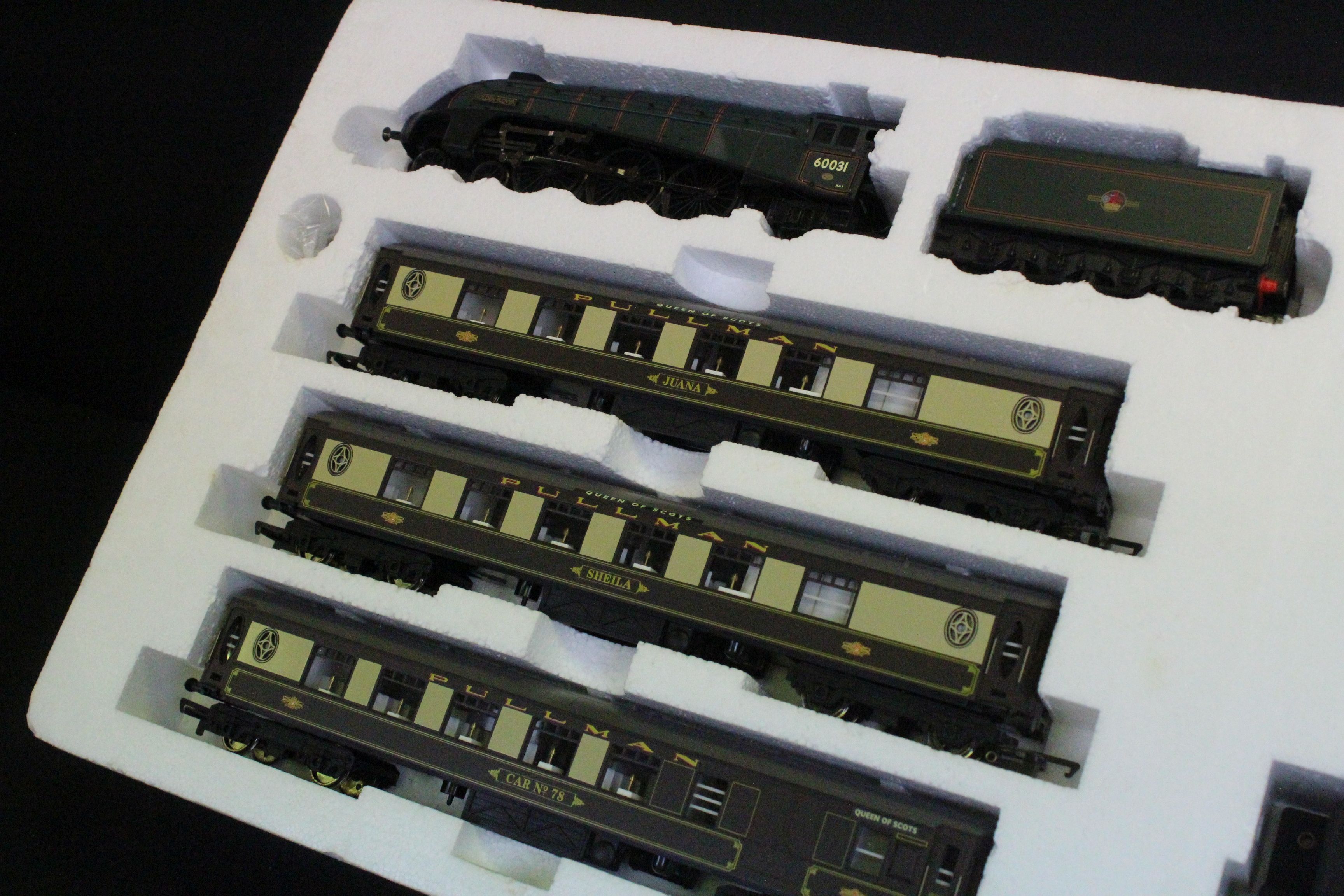 Two boxed Hornby OO gauge electric train sets to include R1024 Queen of Scots with Golden Plover - Image 12 of 15