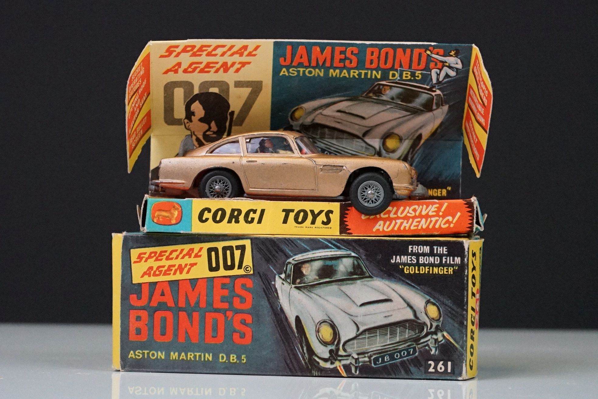 Boxed Corgi 261 James Bond Aston Martin DB5 diecast model with 2 x ejector figures, secret