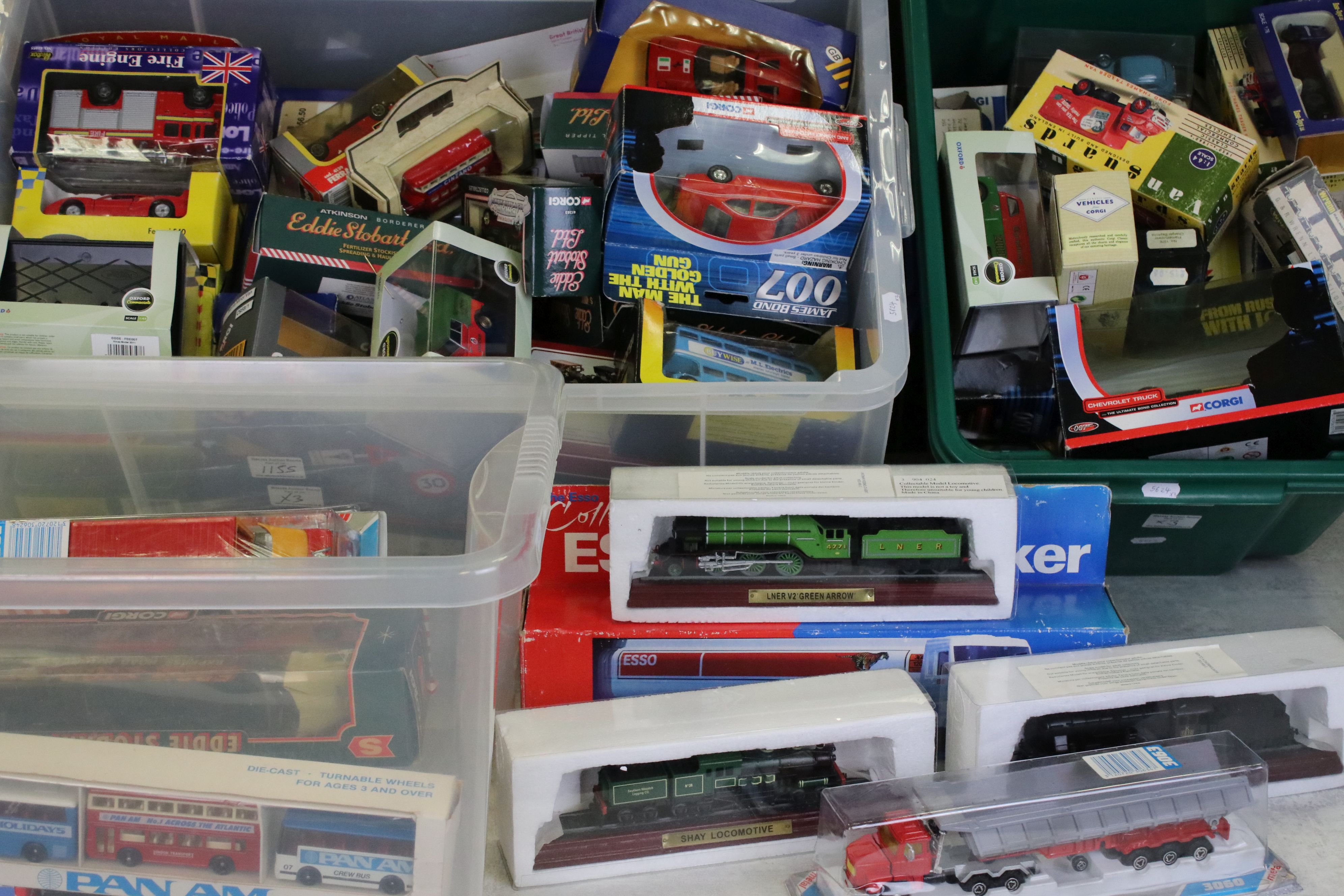 85 Boxed diecast models to include Atlas Editions, Corgi, Lledo, Oxford Diecast, Vanguards,
