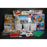 Lego - Collection of Lego sets and loose pieces to include 6806 Surface Hopper, 312 Tanker, 161