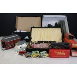 Quantity of OO gauge model railway to include Triang R59 locomotive, 12 x play worn Matchbox