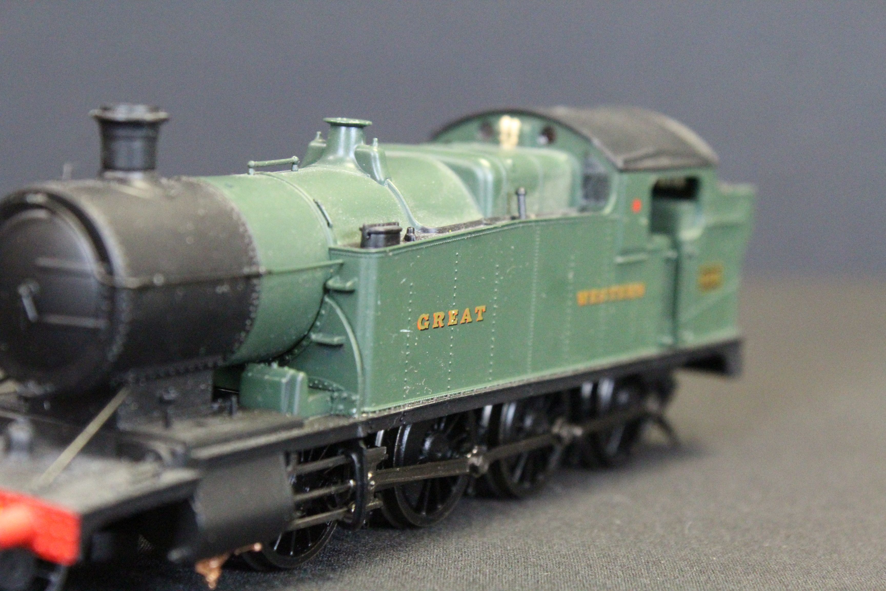 Three Hornby OO gauge locomotives to include Adderley Hall 4-6-0 4901, 2-8-0 GWR 4261 and Smokey Joe - Image 7 of 10