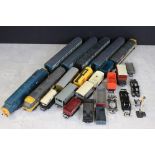 Quantity of OO gauge model railway to include 14 x items of rolling stock, mainly Hornby examples,