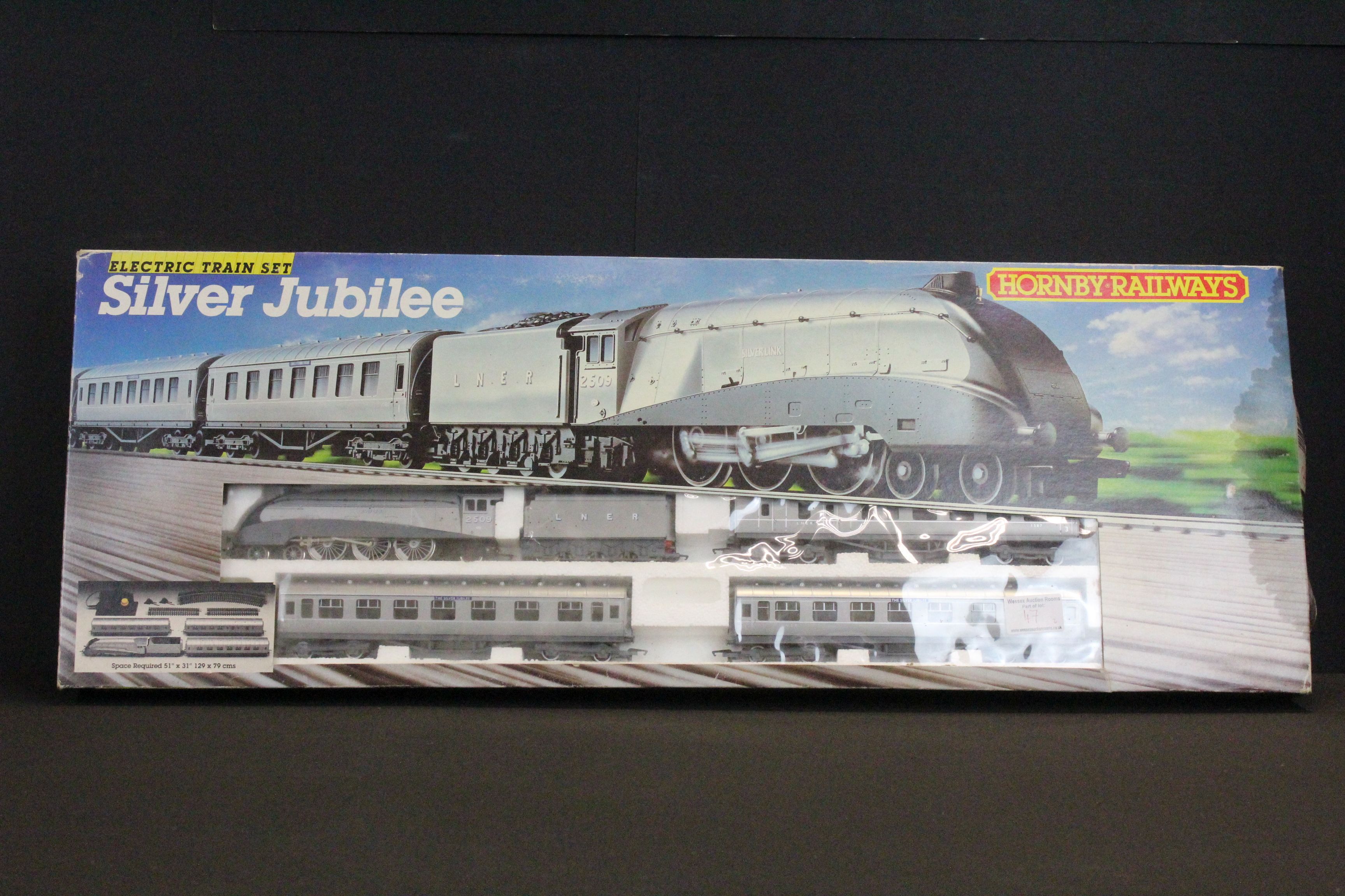 Two boxed Hornby OO gauge etrain sets to include R837 Silver Jubilee with Silver Link locomotive, - Image 8 of 12